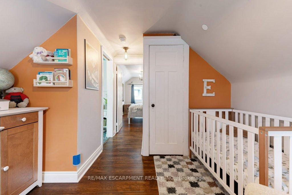 Photo 24 of 64 Graham Avenue S, Hamilton, Delta — HOMEH