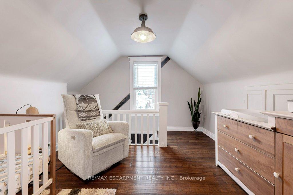 Photo 28 of 64 Graham Avenue S, Hamilton, Delta — HOMEH