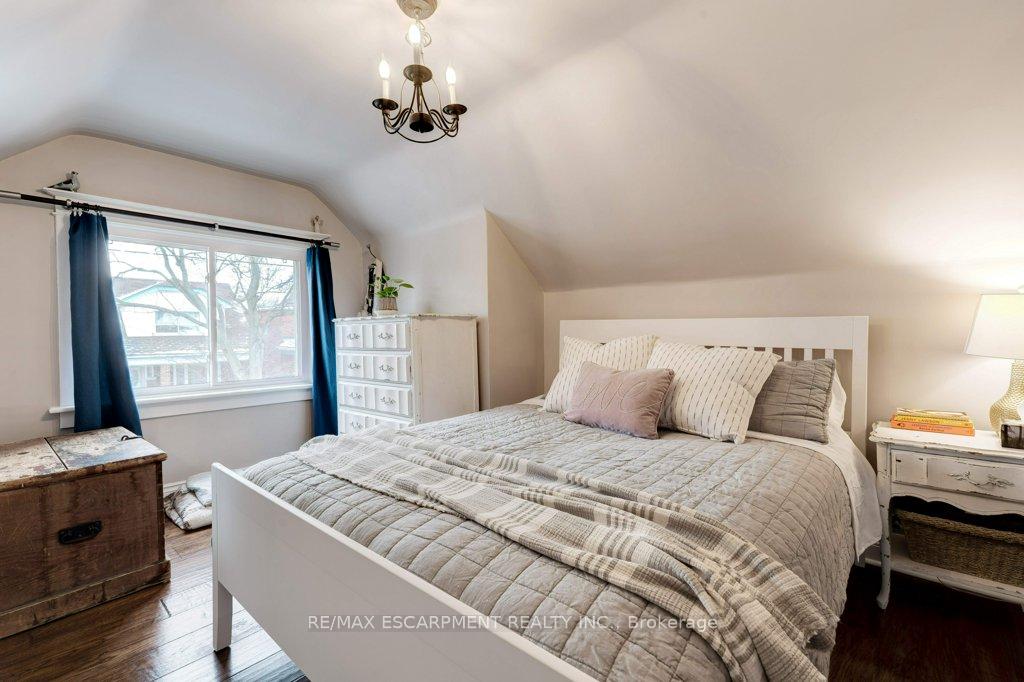 Photo 36 of 64 Graham Avenue S, Hamilton, Delta — HOMEH