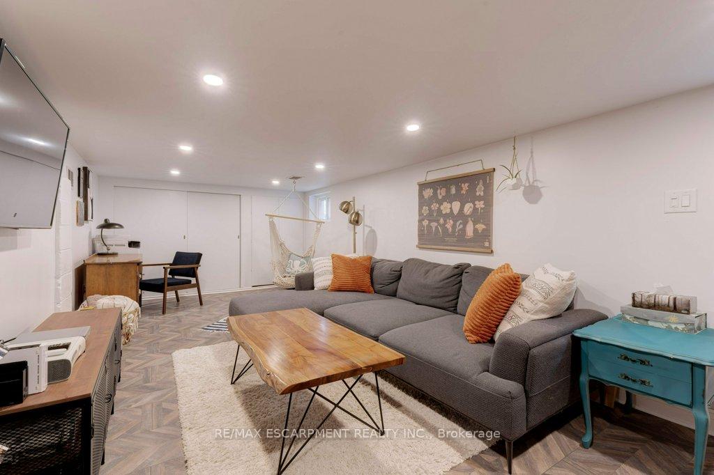 Photo 37 of 64 Graham Avenue S, Hamilton, Delta — HOMEH