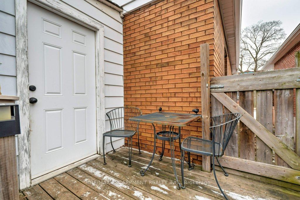 Photo 42 of 64 Graham Avenue S, Hamilton, Delta — HOMEH