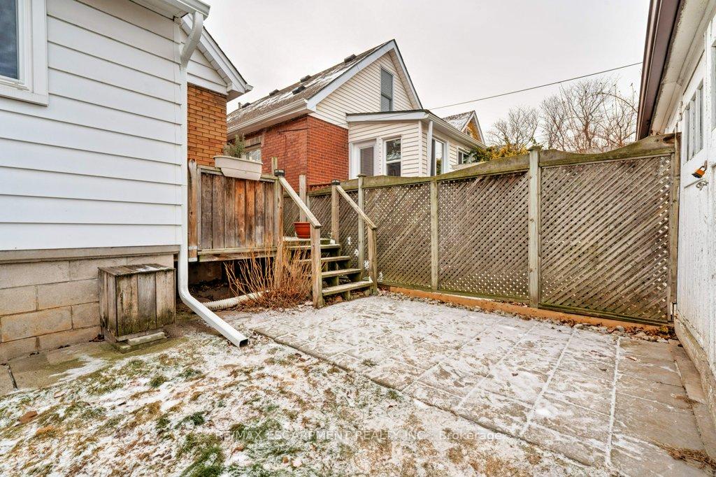 Photo 43 of 64 Graham Avenue S, Hamilton, Delta — HOMEH