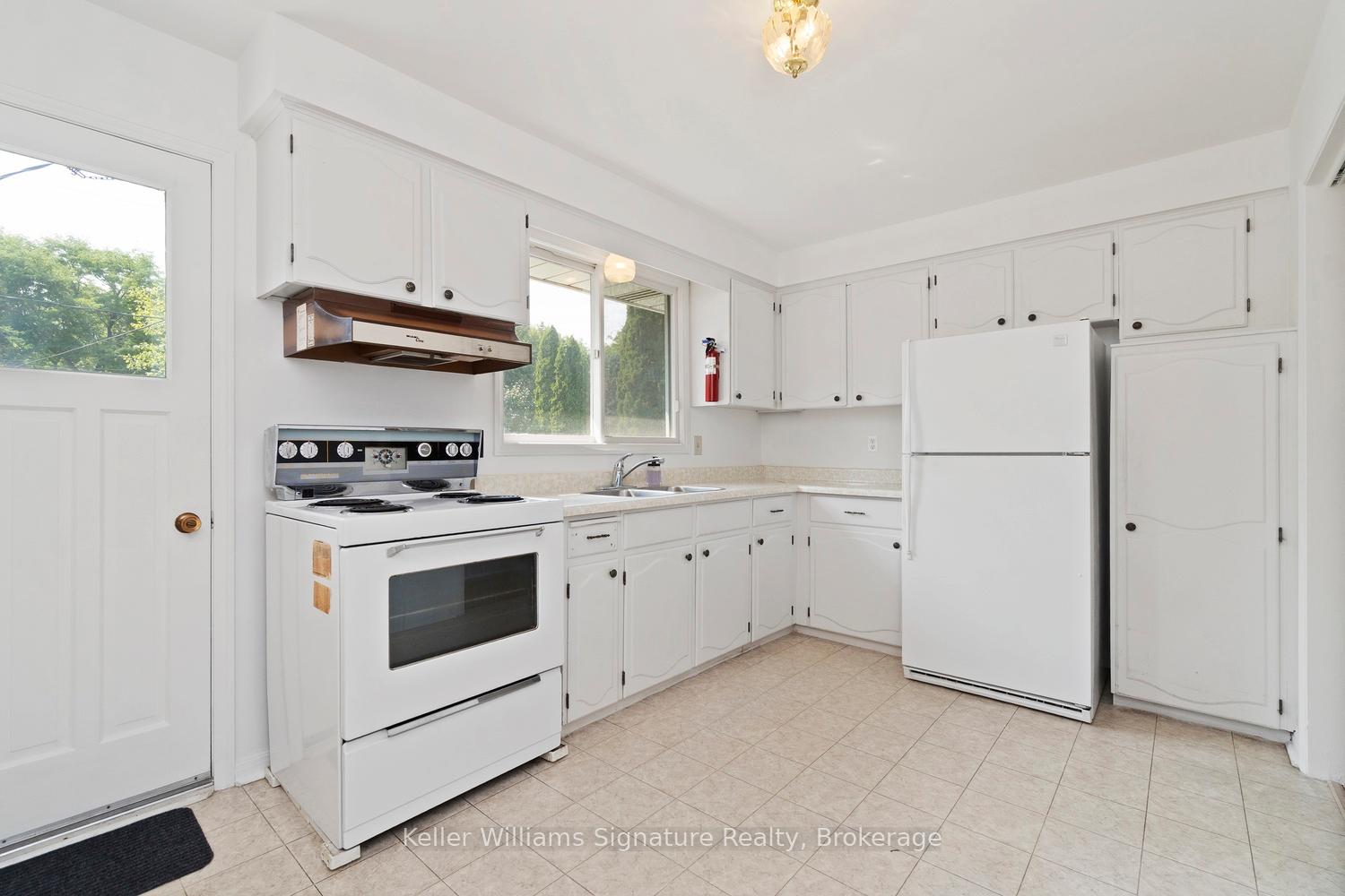 Photo 17 of 612 Jennifer Crescent, Burlington, Roseland — HOMEH