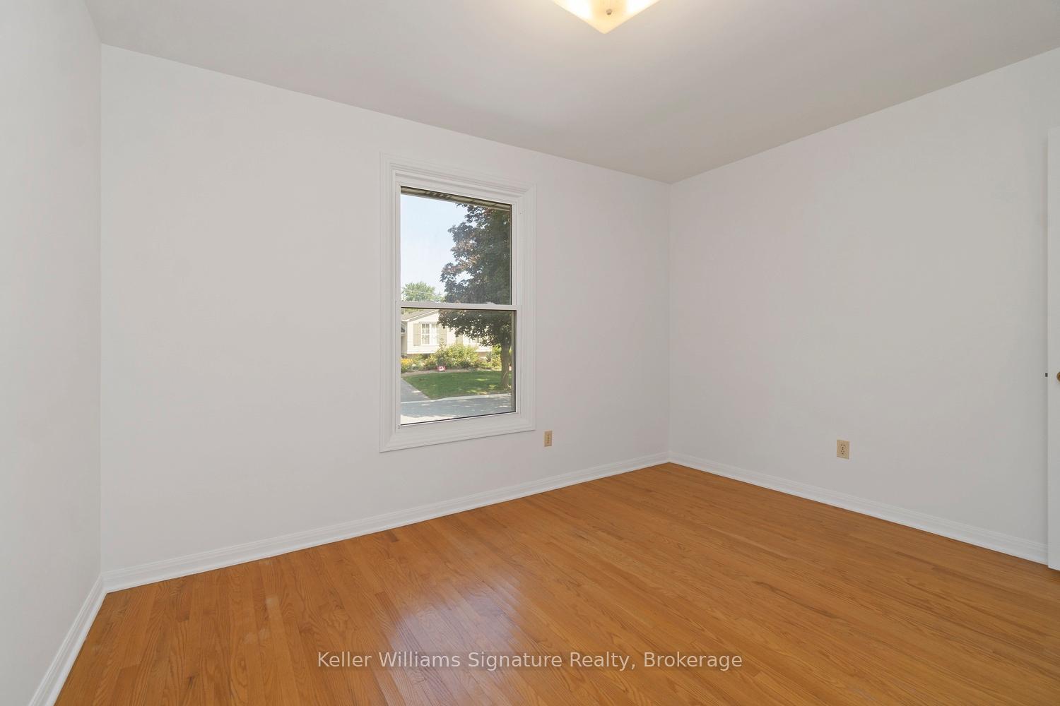 Photo 23 of 612 Jennifer Crescent, Burlington, Roseland — HOMEH