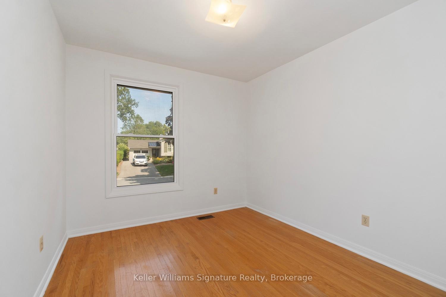 Photo 28 of 612 Jennifer Crescent, Burlington, Roseland — HOMEH