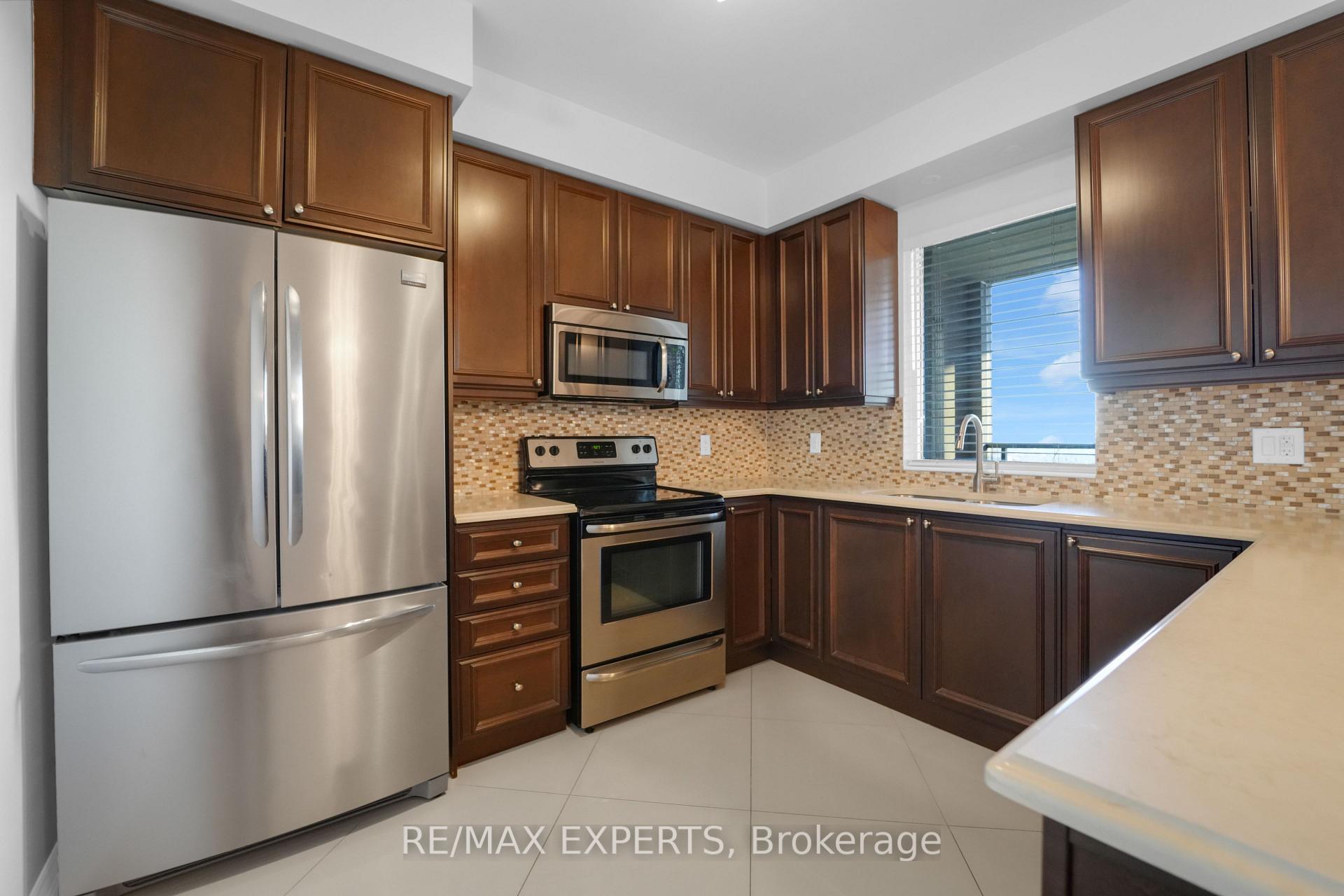 Photo 4 of Unit 805, 9255 Jane Street, Vaughan, Maple — HOMEH