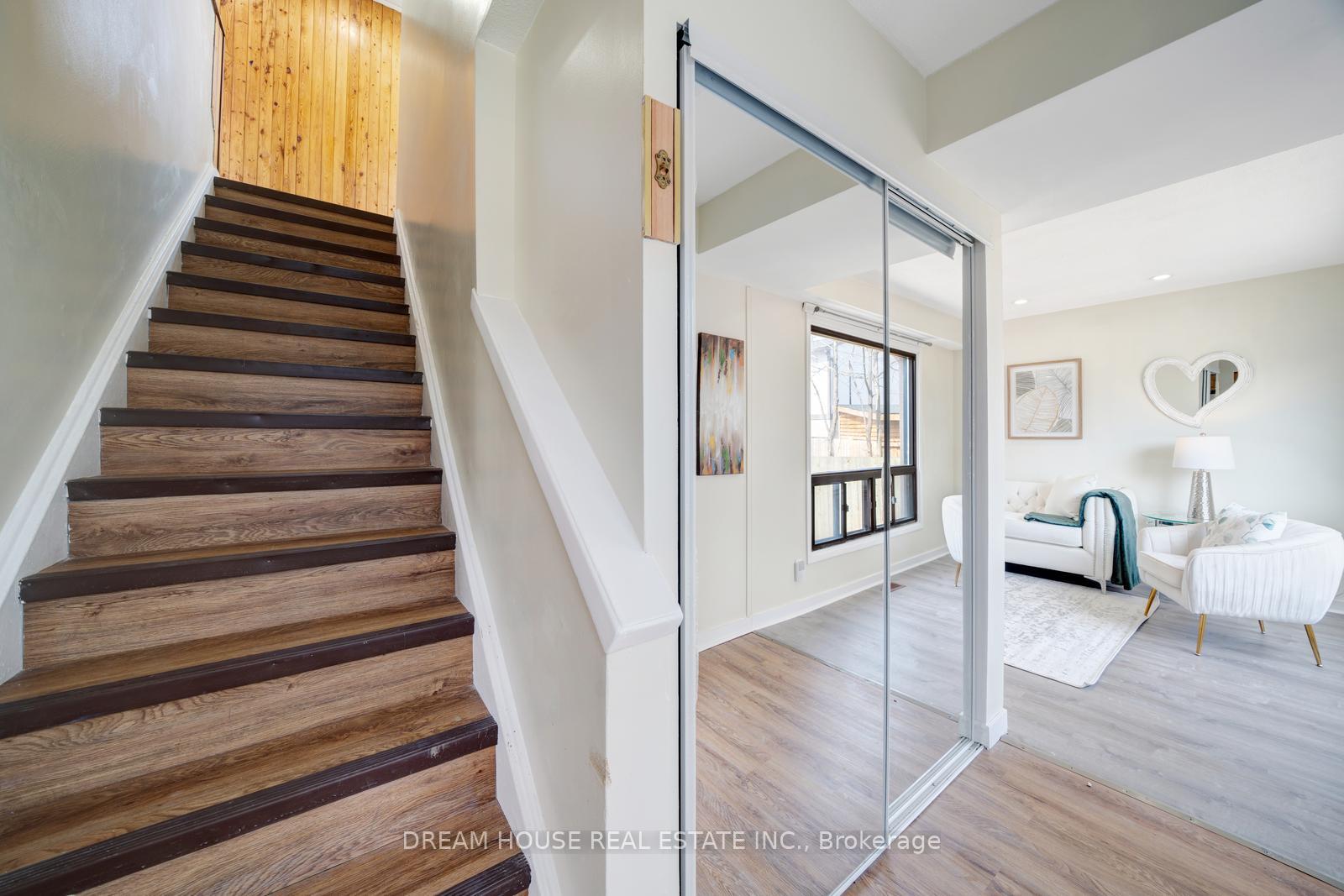 Photo 7 of 19 Juliette Square, Brampton, Northgate — HOMEH