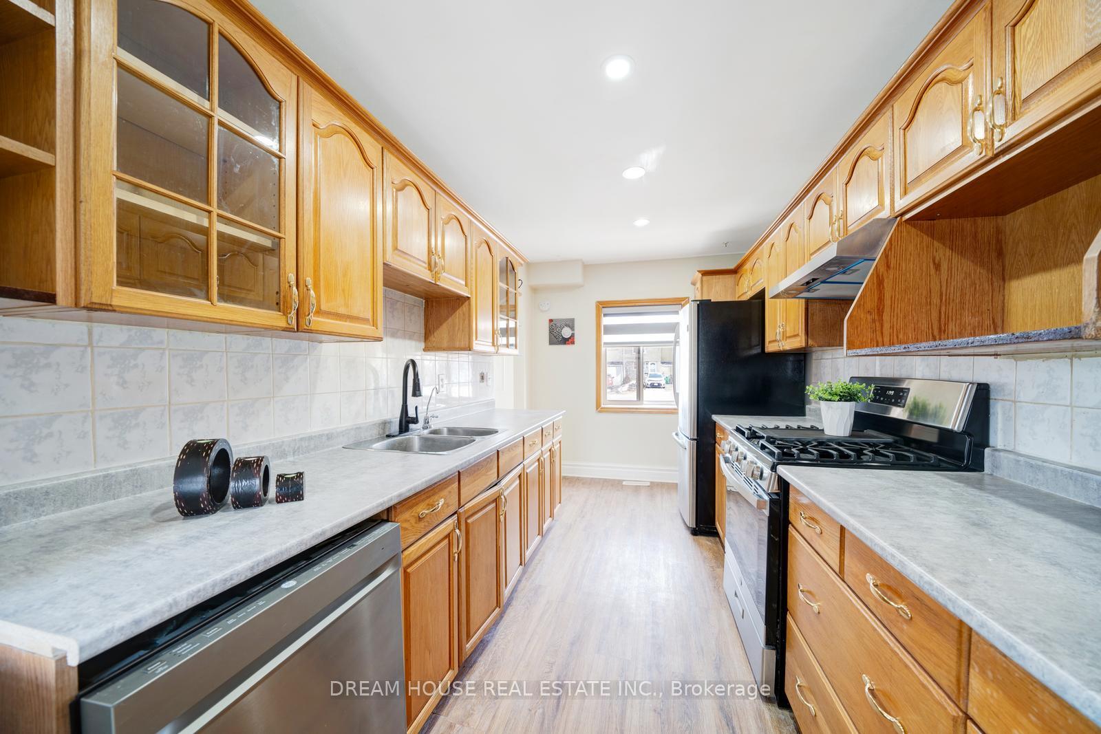 Photo 12 of 19 Juliette Square, Brampton, Northgate — HOMEH