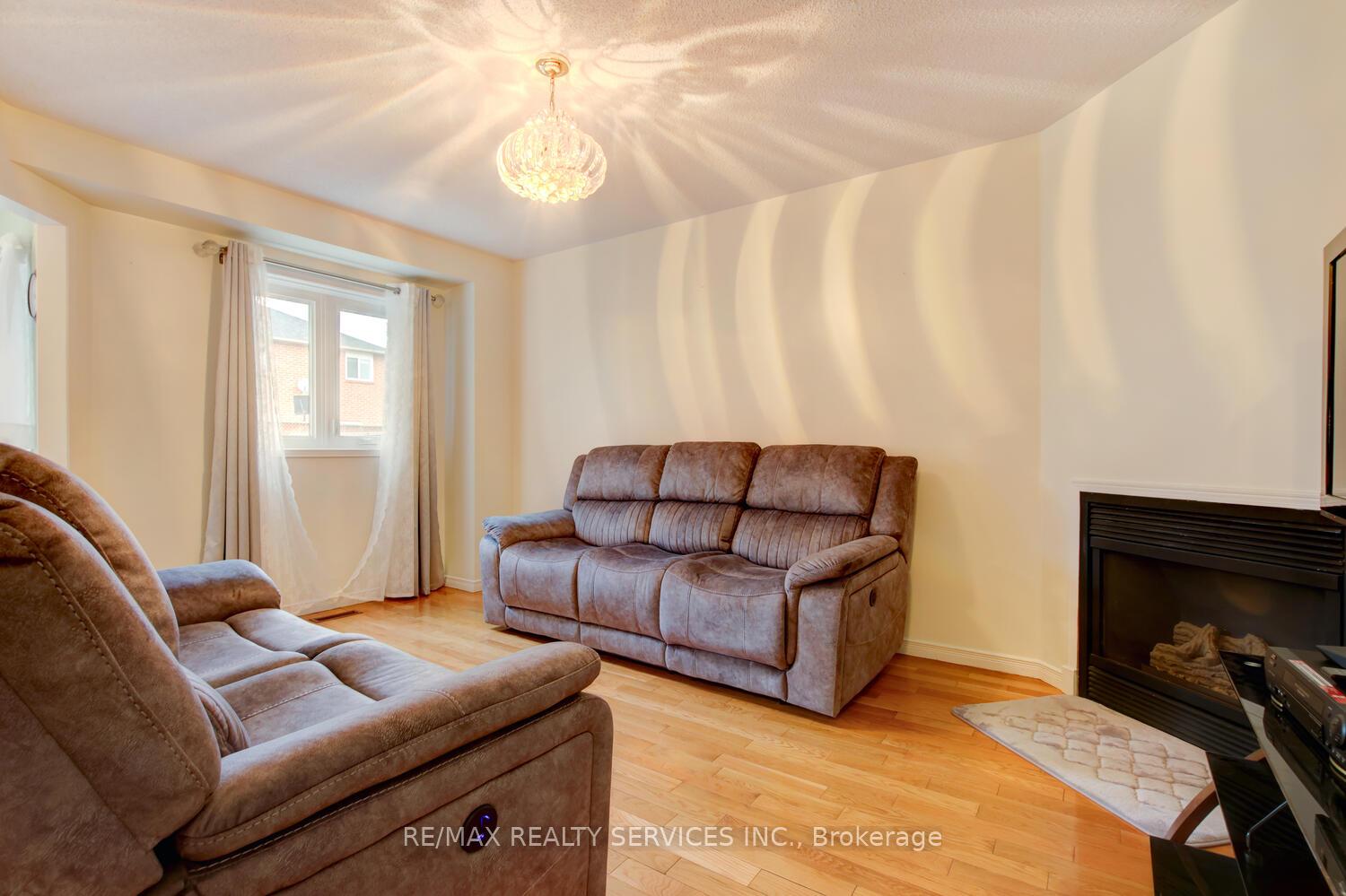 Photo 20 of 46 Red Maple Drive, Brampton, Brampton West — HOMEH