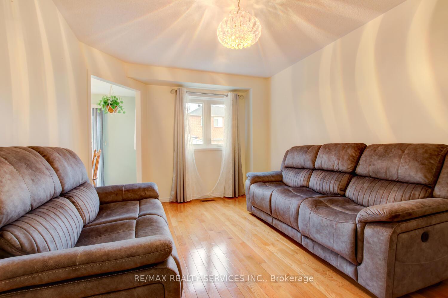 Photo 19 of 46 Red Maple Drive, Brampton, Brampton West — HOMEH
