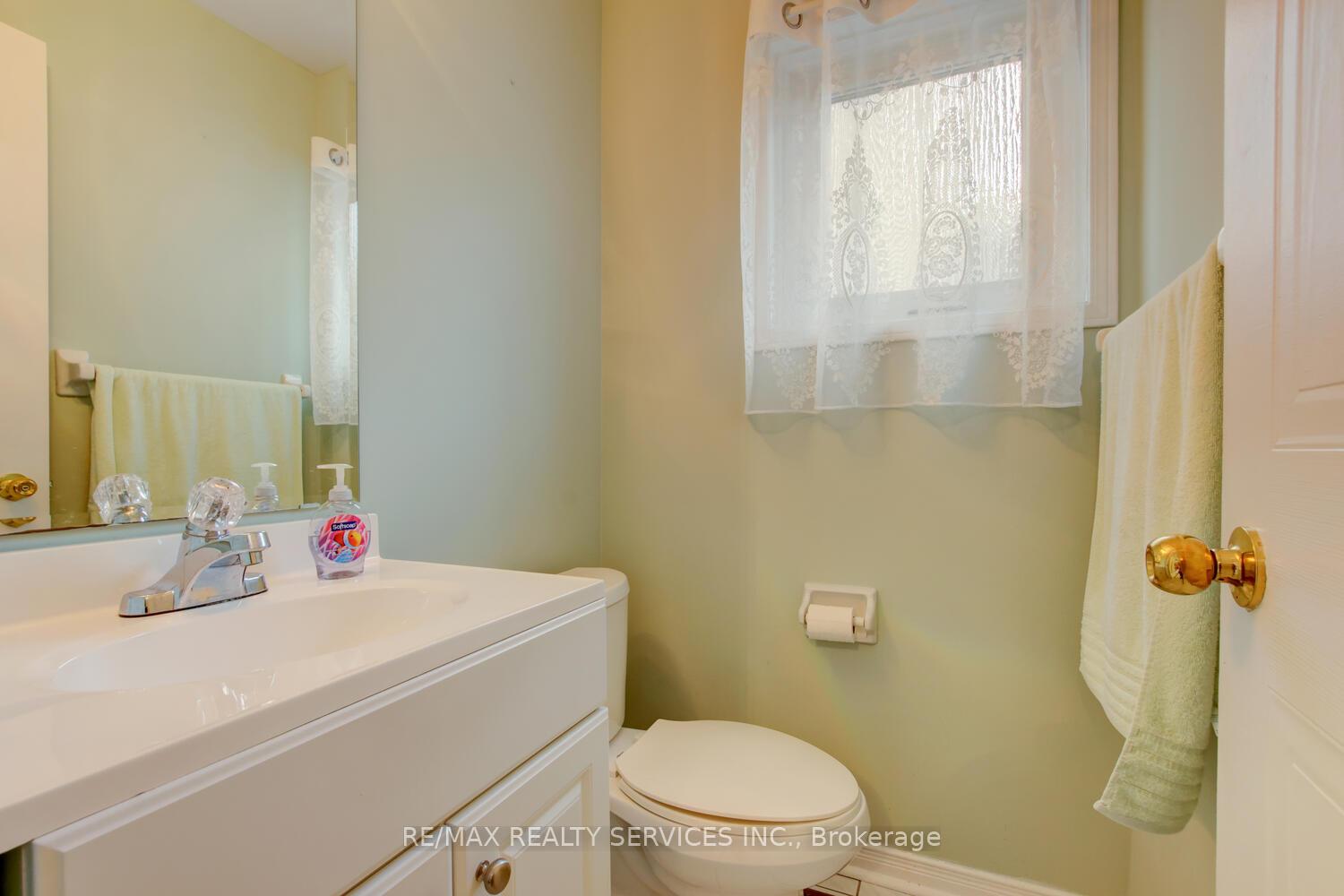 Photo 28 of 46 Red Maple Drive, Brampton, Brampton West — HOMEH