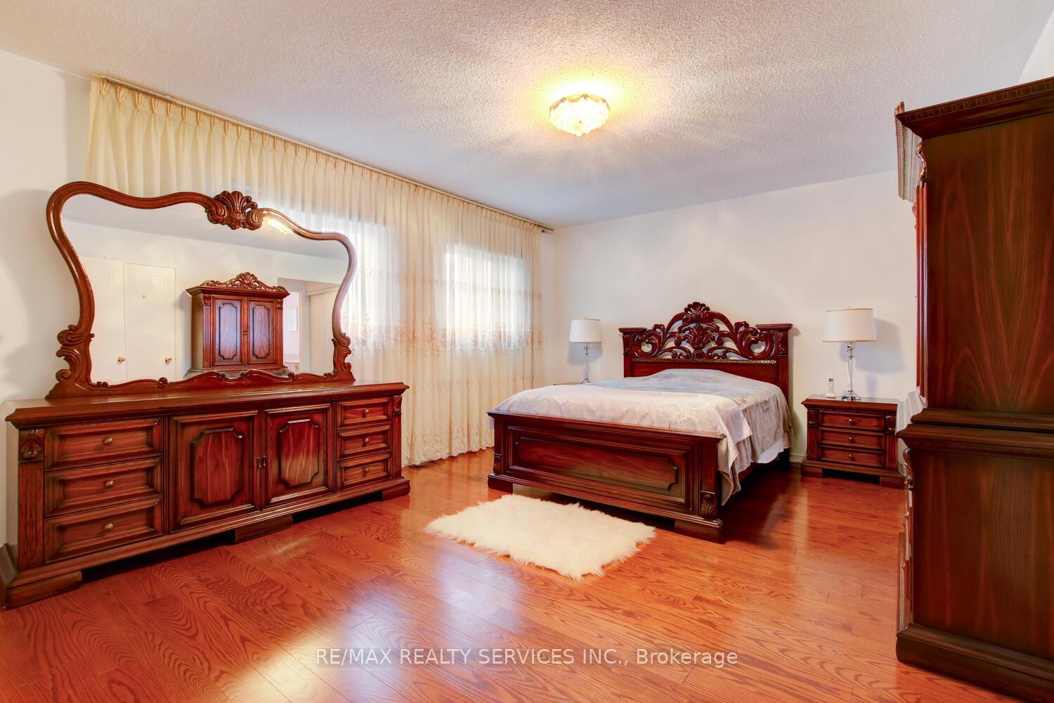 Photo 24 of 46 Red Maple Drive, Brampton, Brampton West — HOMEH
