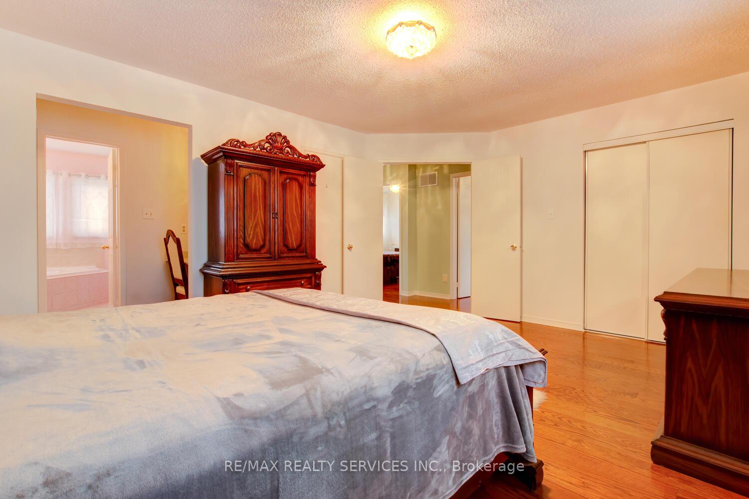 Photo 23 of 46 Red Maple Drive, Brampton, Brampton West — HOMEH