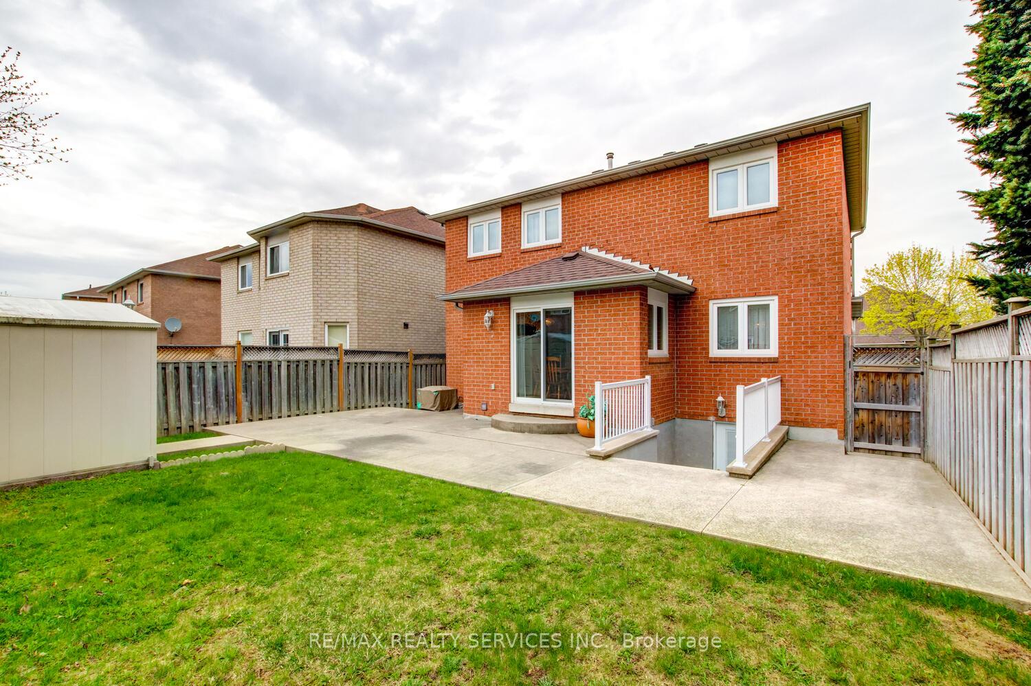 Photo 43 of 46 Red Maple Drive, Brampton, Brampton West — HOMEH
