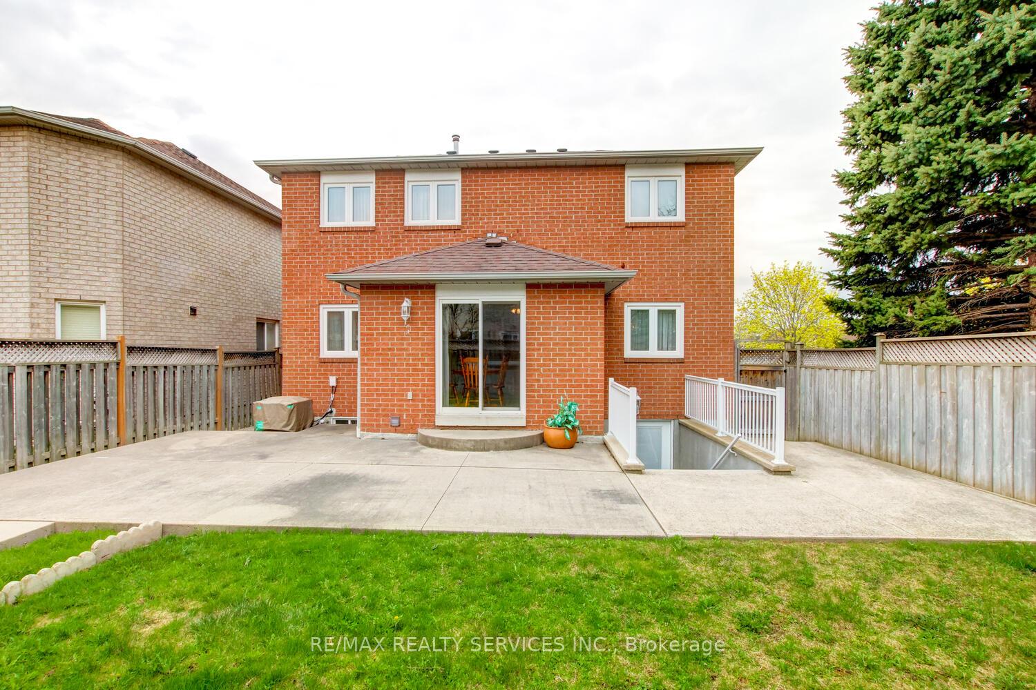 Photo 42 of 46 Red Maple Drive, Brampton, Brampton West — HOMEH