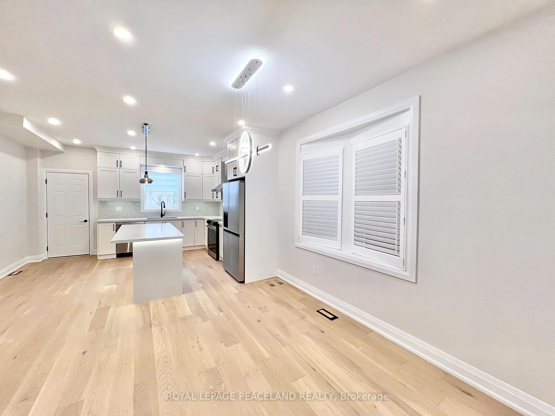 Photo 3 of 132 Hiawatha Road, Toronto, Greenwood-Coxwell — HOMEH