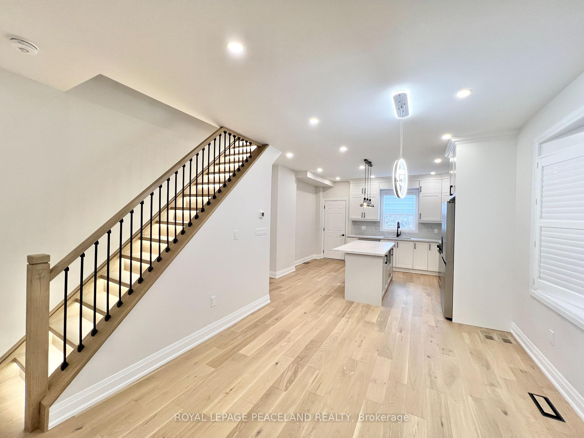 Photo 10 of 132 Hiawatha Road, Toronto, Greenwood-Coxwell — HOMEH
