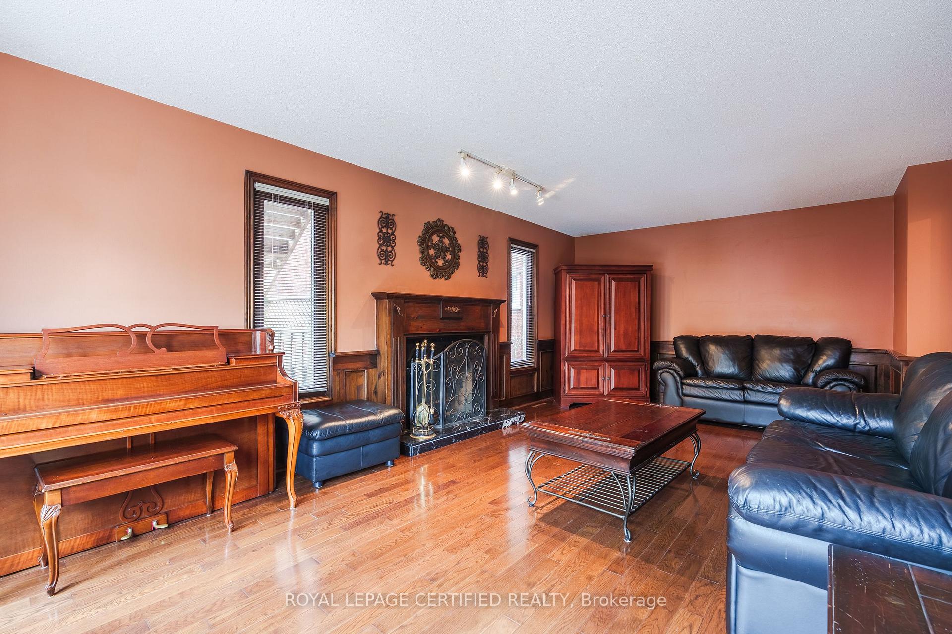 Photo 23 of 19 Eagleridge Drive, Brampton, Sandringham-Wellington — HOMEH