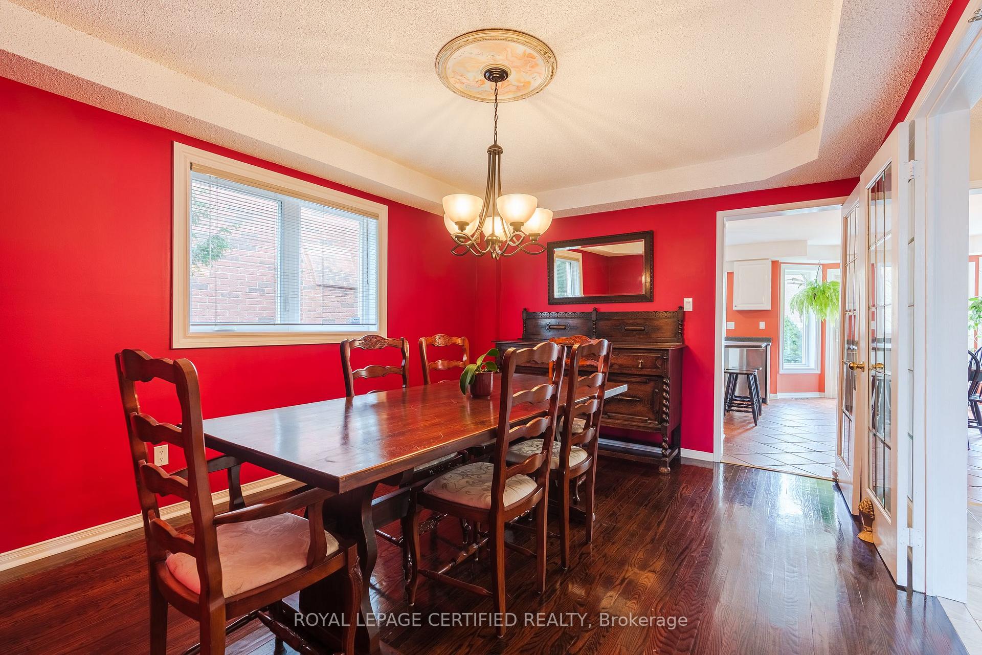 Photo 12 of 19 Eagleridge Drive, Brampton, Sandringham-Wellington — HOMEH