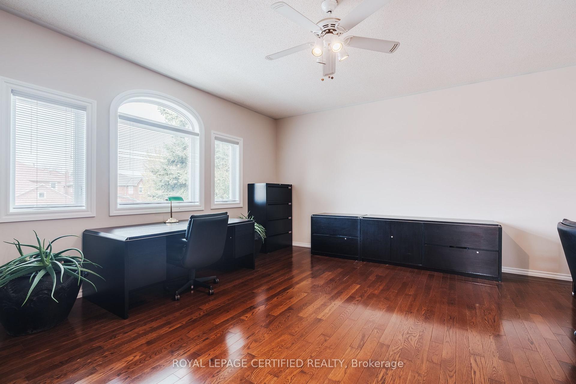 Photo 27 of 19 Eagleridge Drive, Brampton, Sandringham-Wellington — HOMEH