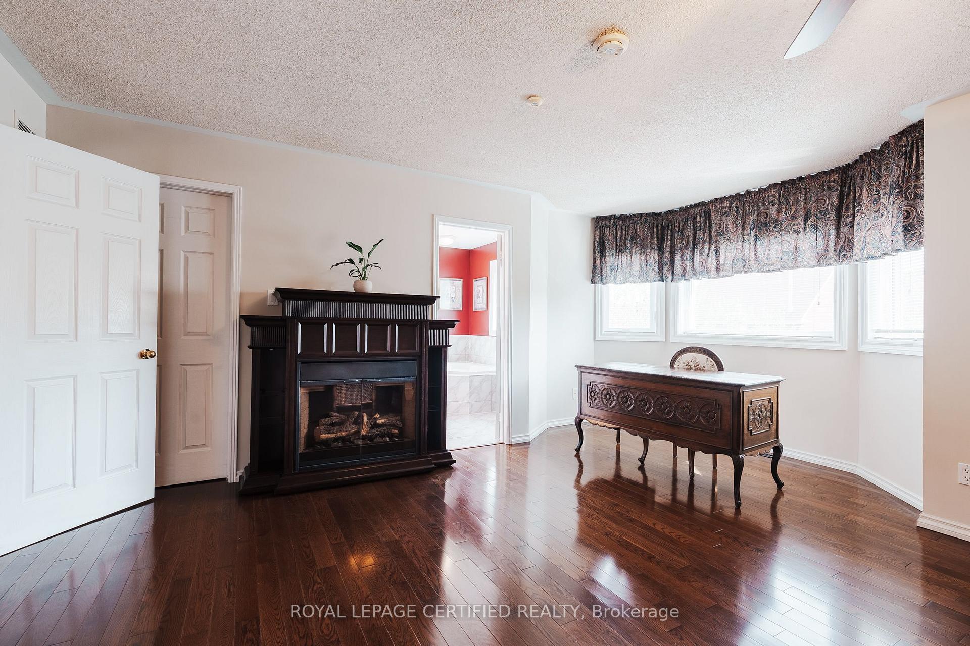 Photo 28 of 19 Eagleridge Drive, Brampton, Sandringham-Wellington — HOMEH
