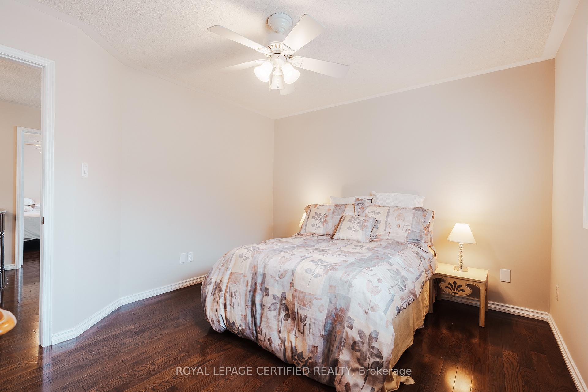 Photo 21 of 19 Eagleridge Drive, Brampton, Sandringham-Wellington — HOMEH