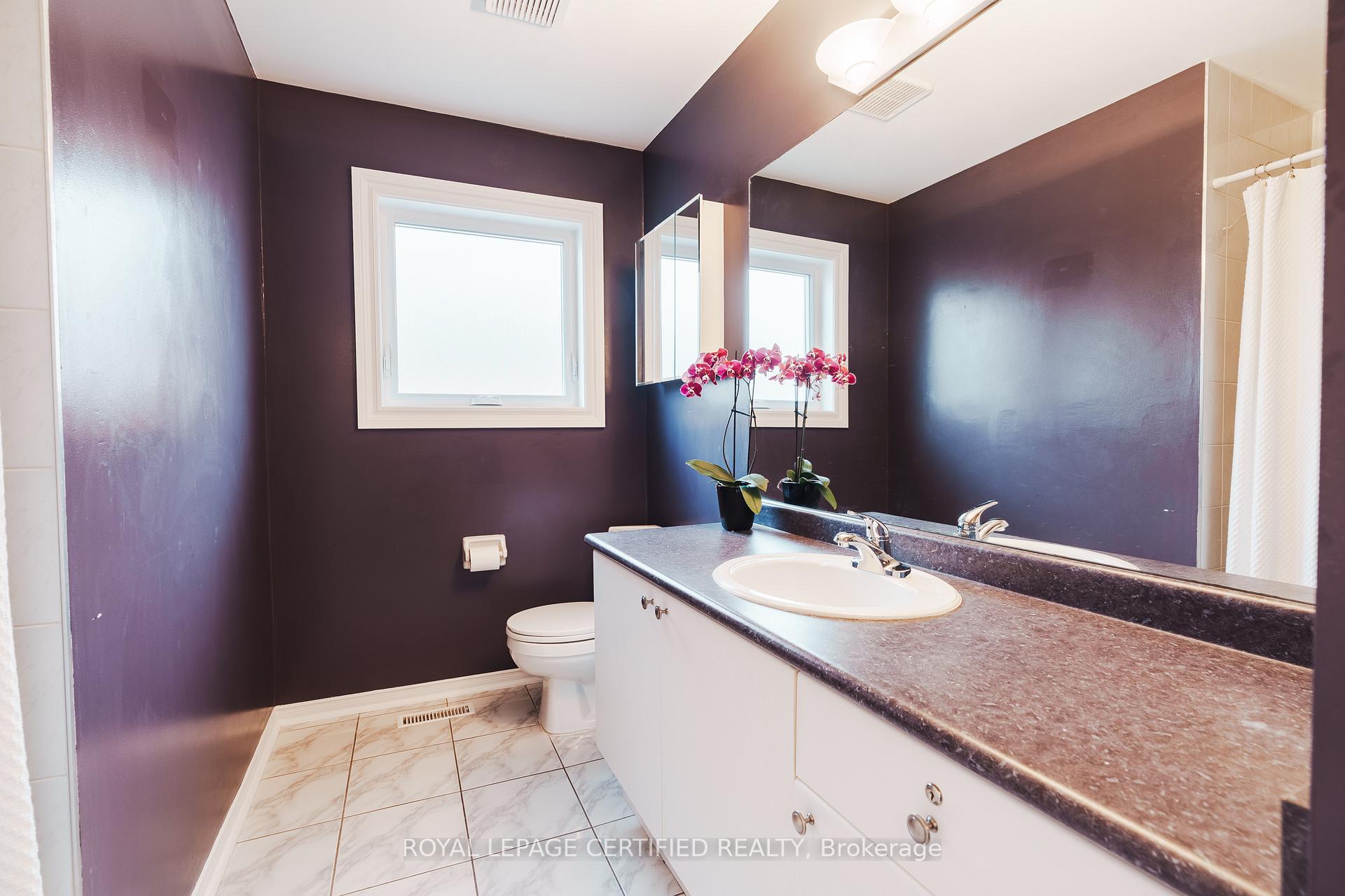 Photo 18 of 19 Eagleridge Drive, Brampton, Sandringham-Wellington — HOMEH
