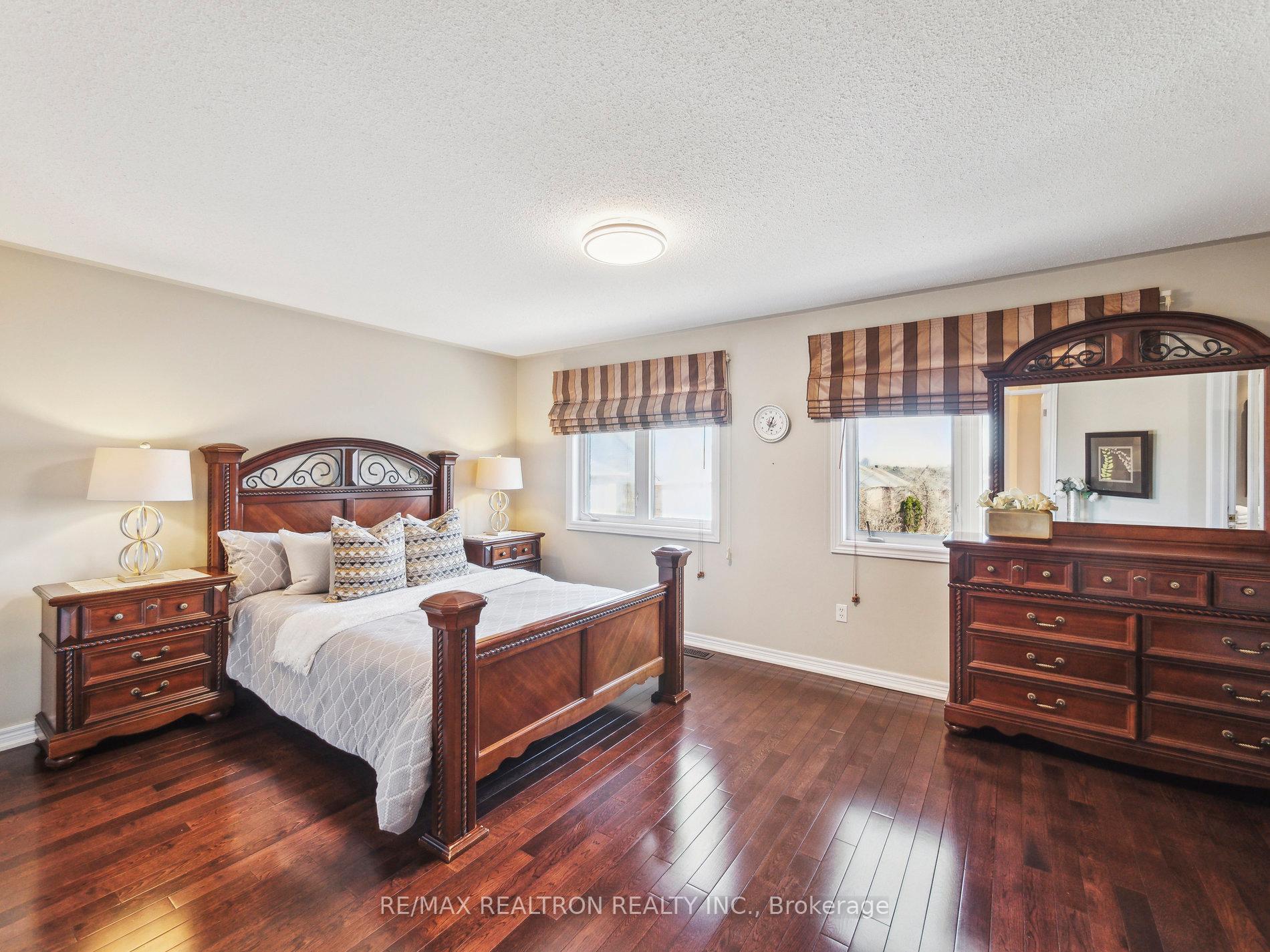 Photo 16 of 179 Bathurst Glen Drive, Vaughan, Patterson — HOMEH
