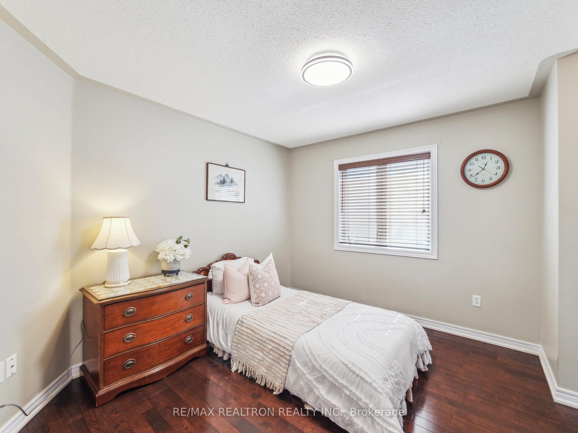 Photo 33 of 179 Bathurst Glen Drive, Vaughan, Patterson — HOMEH