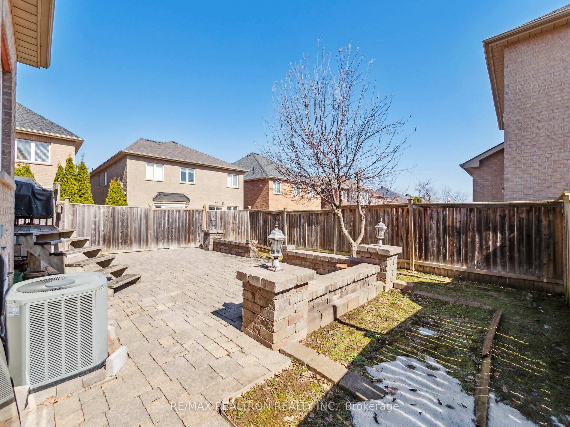 Photo 38 of 179 Bathurst Glen Drive, Vaughan, Patterson — HOMEH