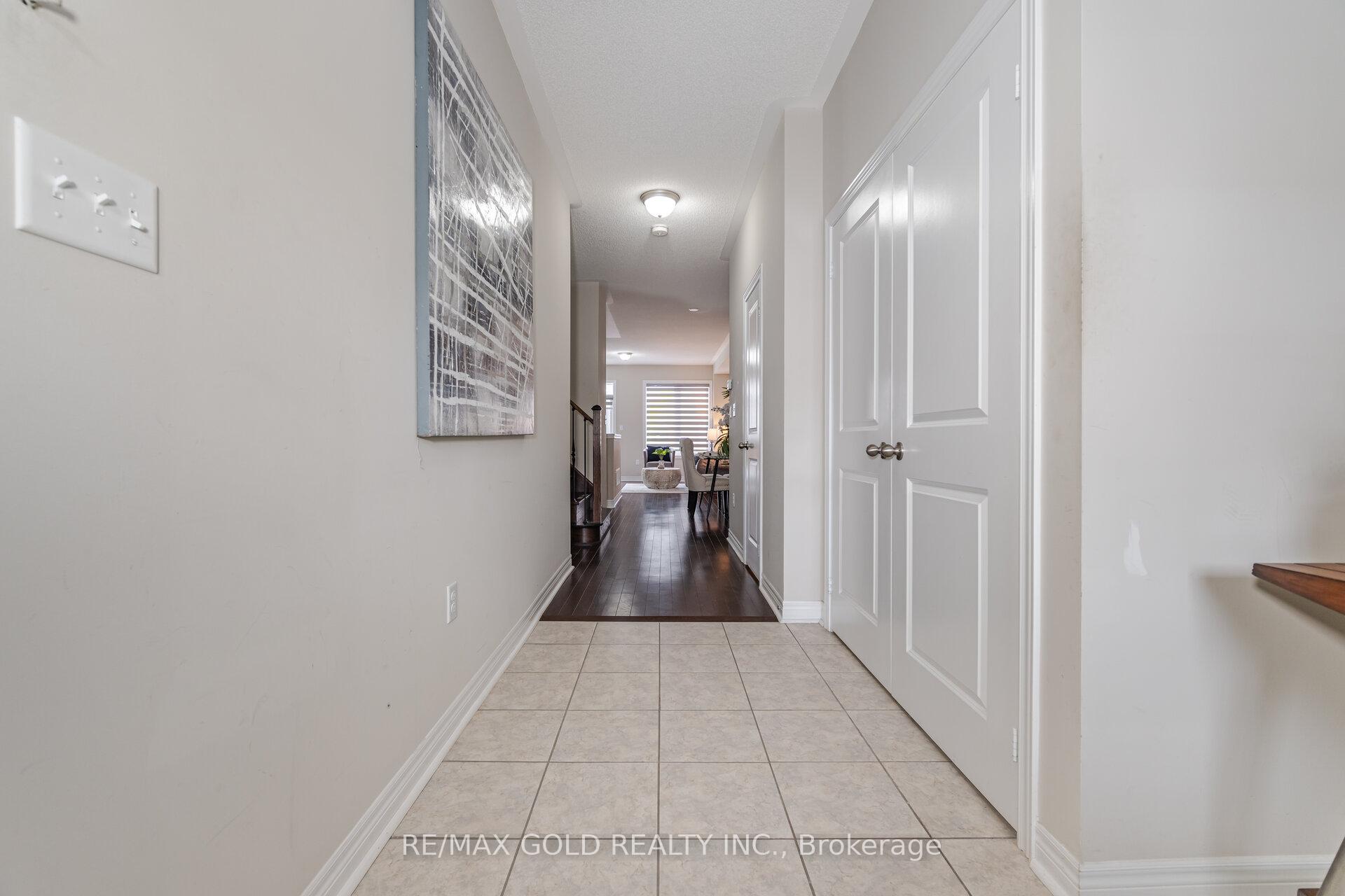 Photo 2 of 111 Finegan Circle N, Brampton, Northwest Brampton — HOMEH
