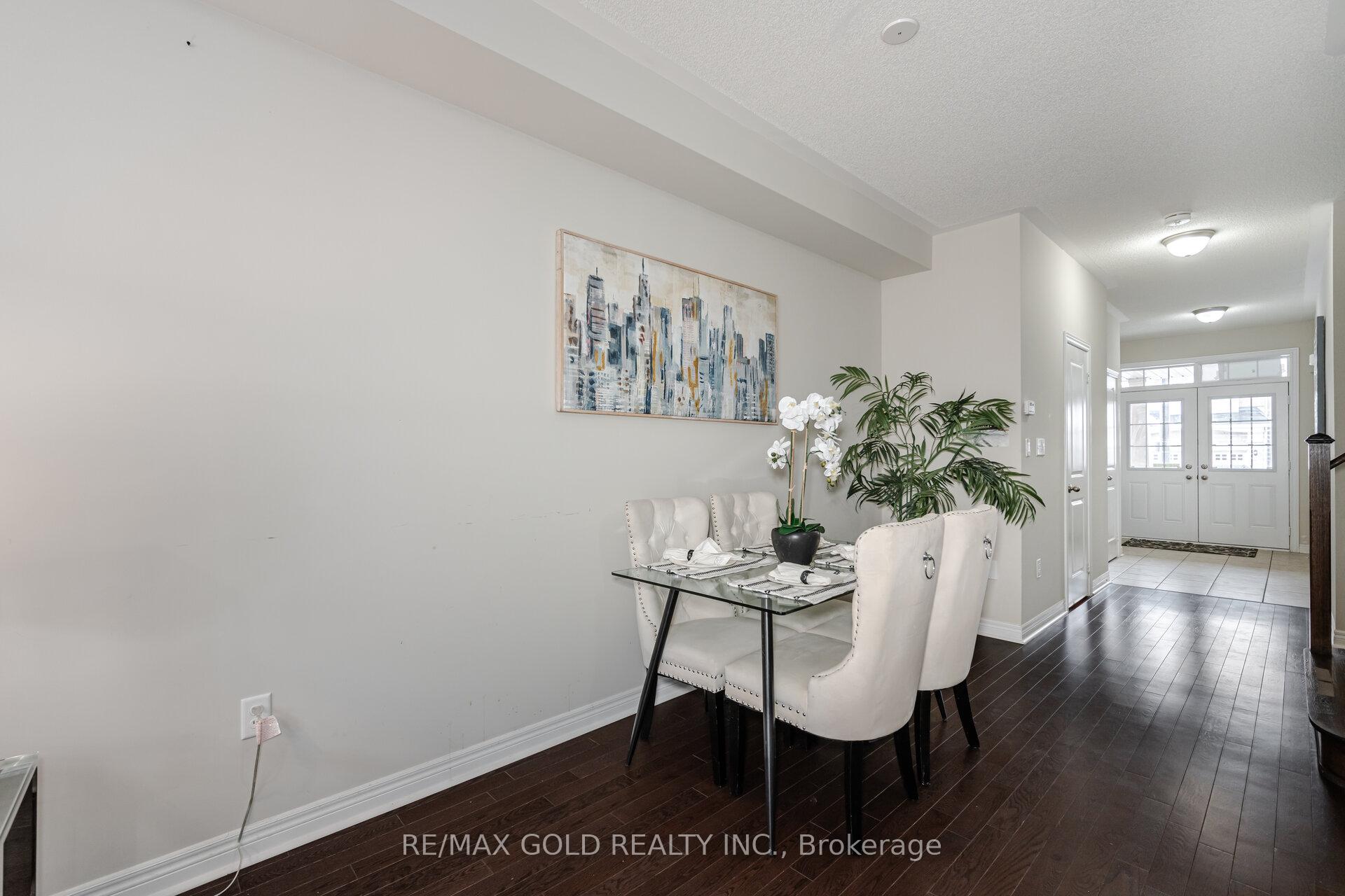 Photo 9 of 111 Finegan Circle N, Brampton, Northwest Brampton — HOMEH
