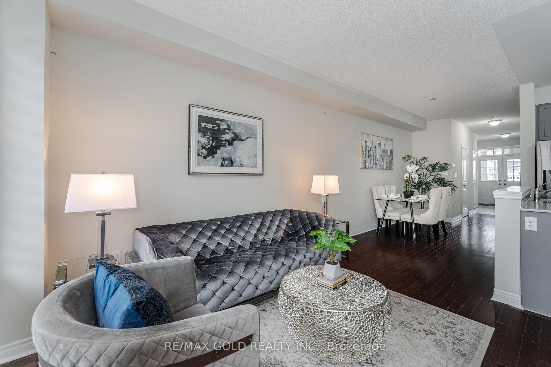 Photo 6 of 111 Finegan Circle N, Brampton, Northwest Brampton — HOMEH