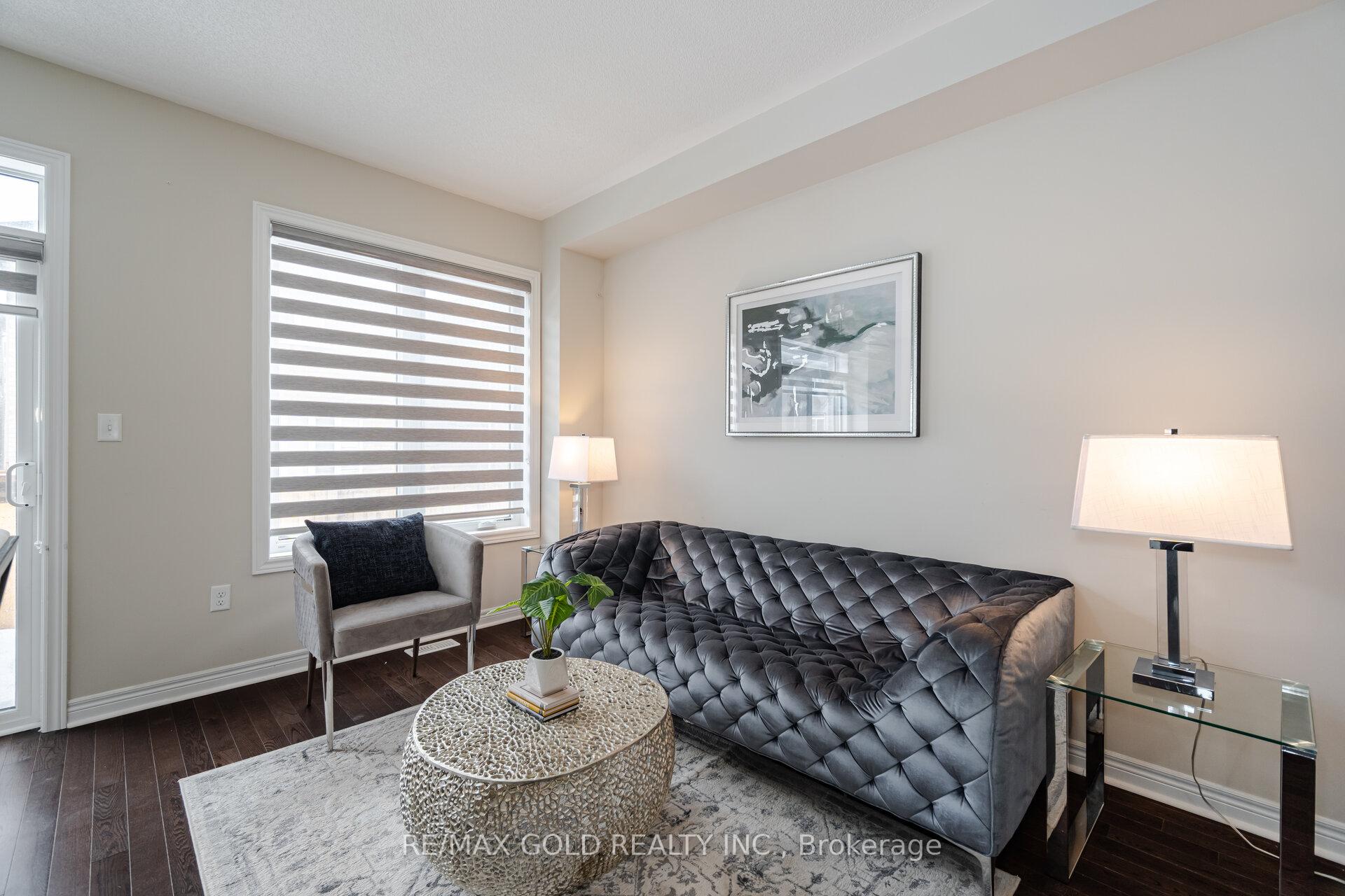 Photo 8 of 111 Finegan Circle N, Brampton, Northwest Brampton — HOMEH