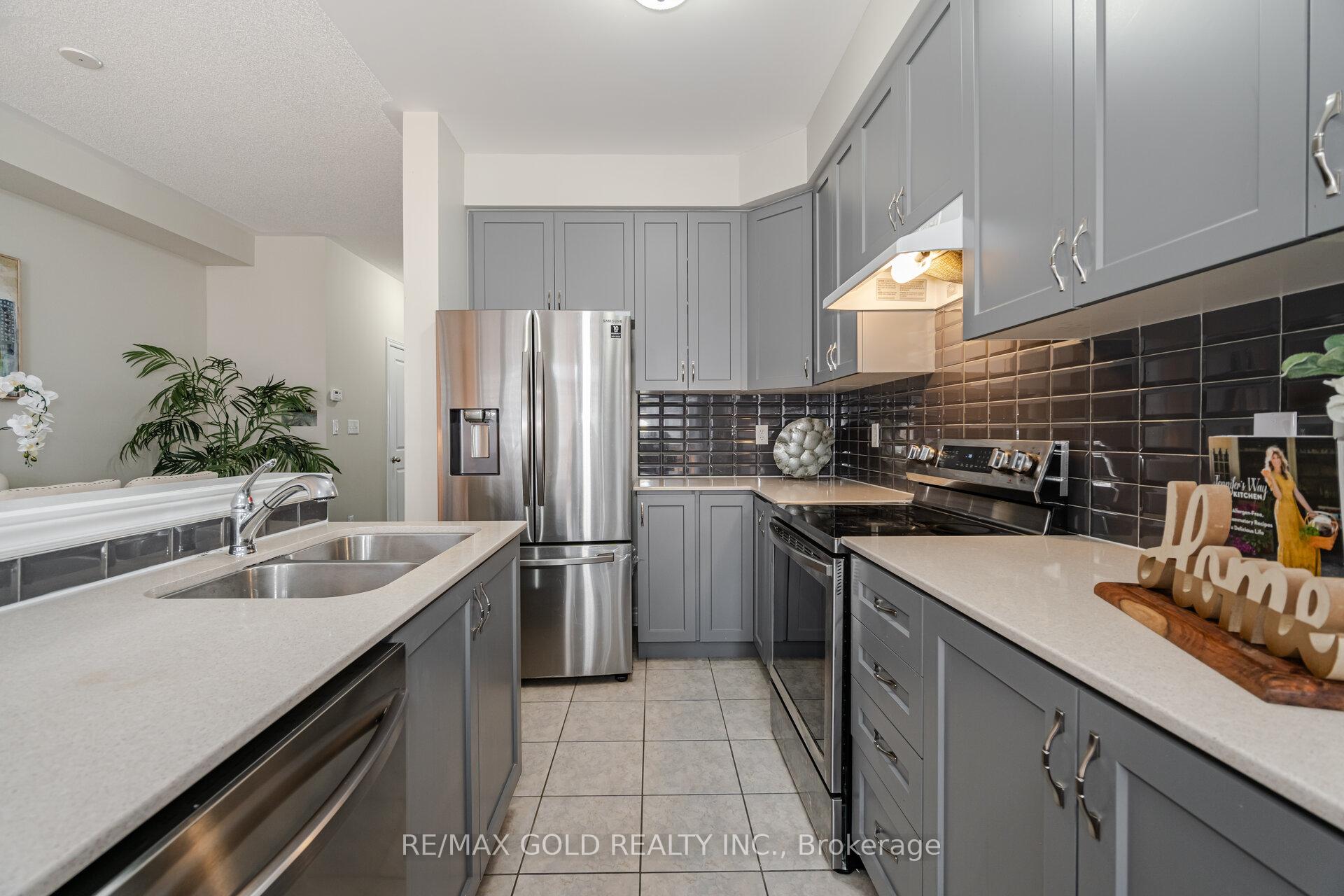Photo 11 of 111 Finegan Circle N, Brampton, Northwest Brampton — HOMEH