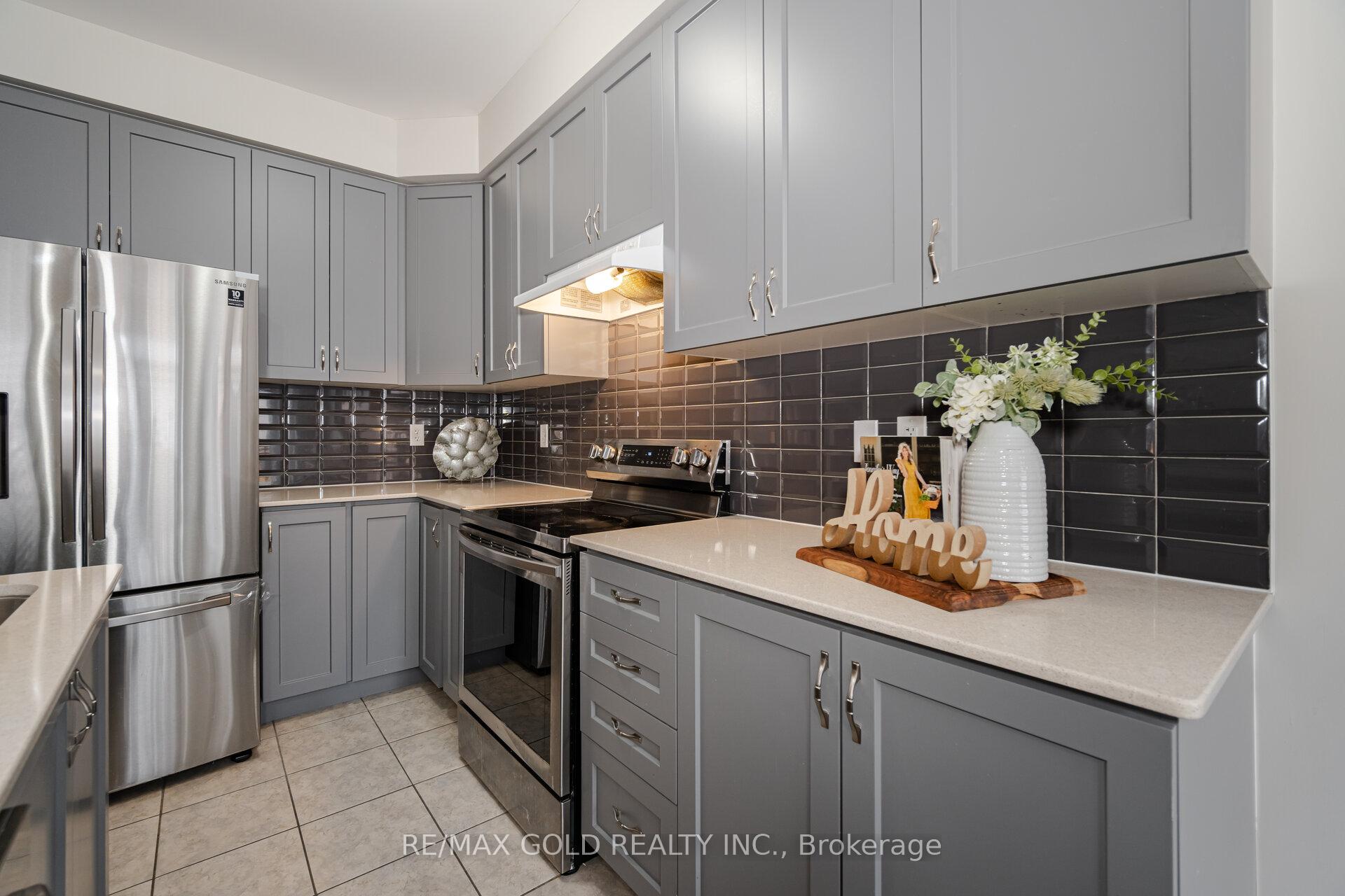 Photo 18 of 111 Finegan Circle N, Brampton, Northwest Brampton — HOMEH
