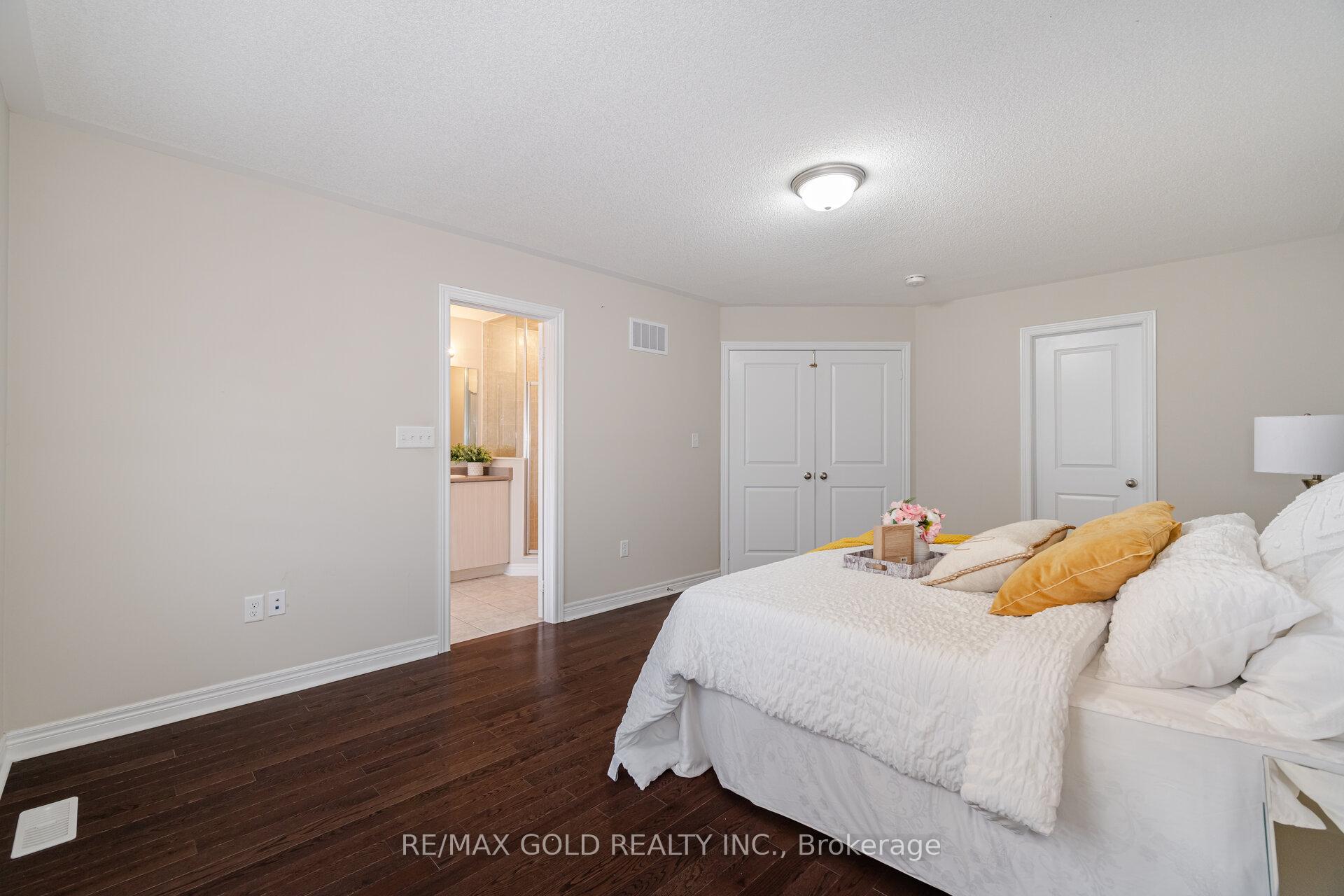 Photo 23 of 111 Finegan Circle N, Brampton, Northwest Brampton — HOMEH