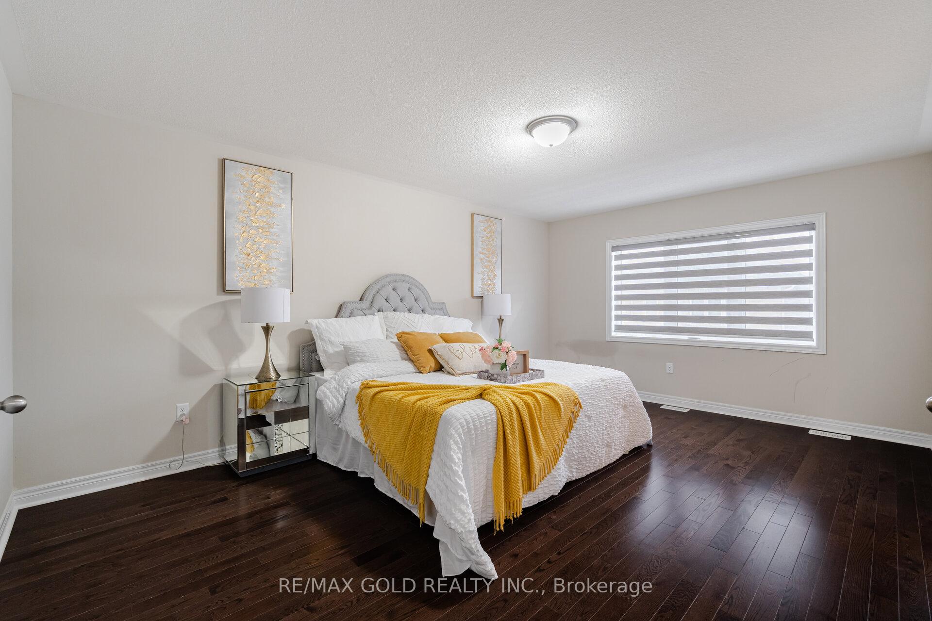 Photo 21 of 111 Finegan Circle N, Brampton, Northwest Brampton — HOMEH