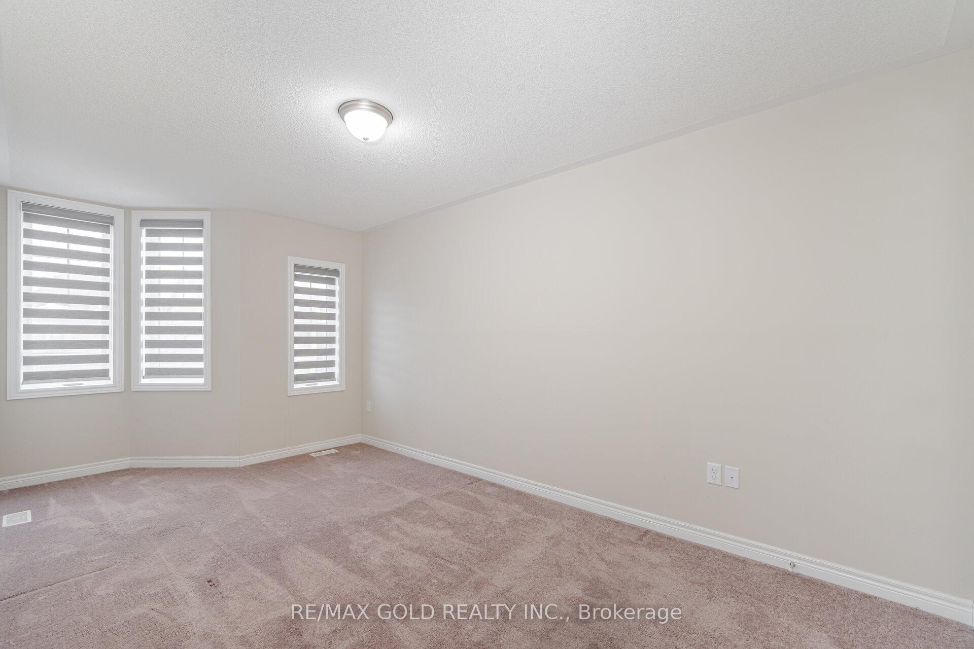 Photo 31 of 111 Finegan Circle N, Brampton, Northwest Brampton — HOMEH