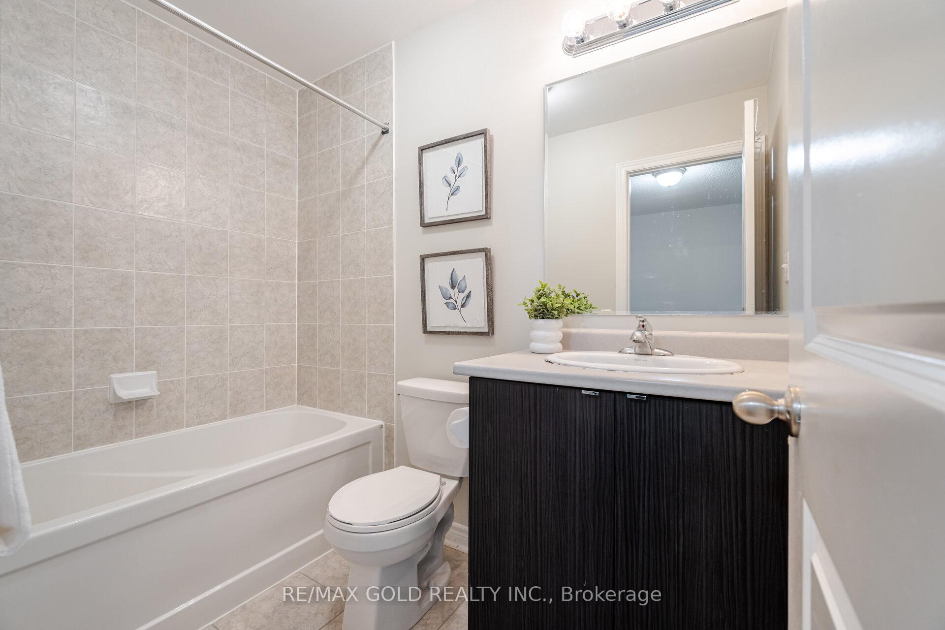 Photo 22 of 111 Finegan Circle N, Brampton, Northwest Brampton — HOMEH