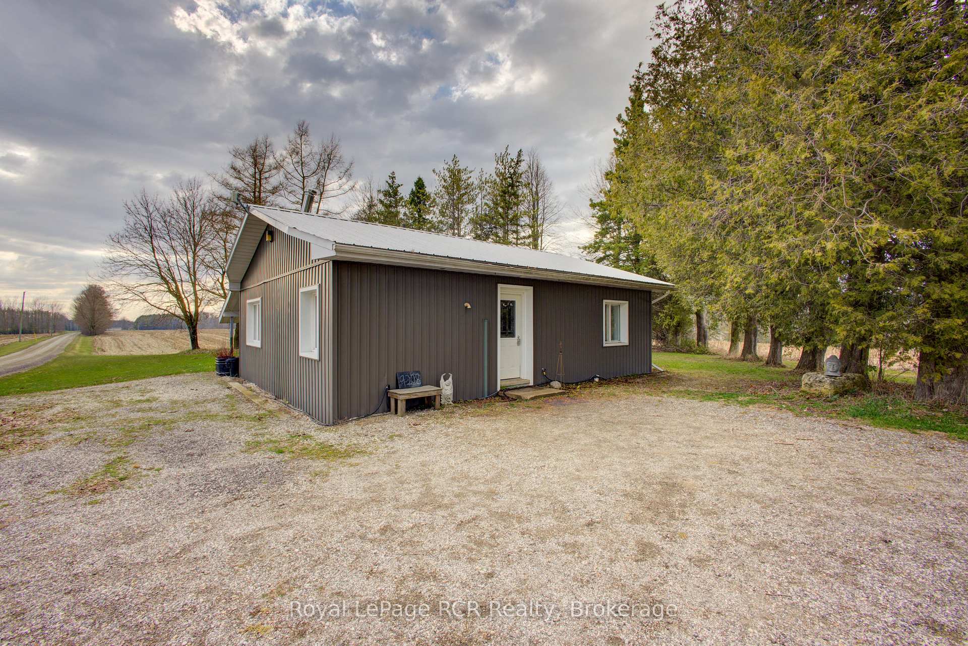 Photo 12 of 9208 Wellington Rd 14, Wellington North, Rural Wellington North — HOMEH