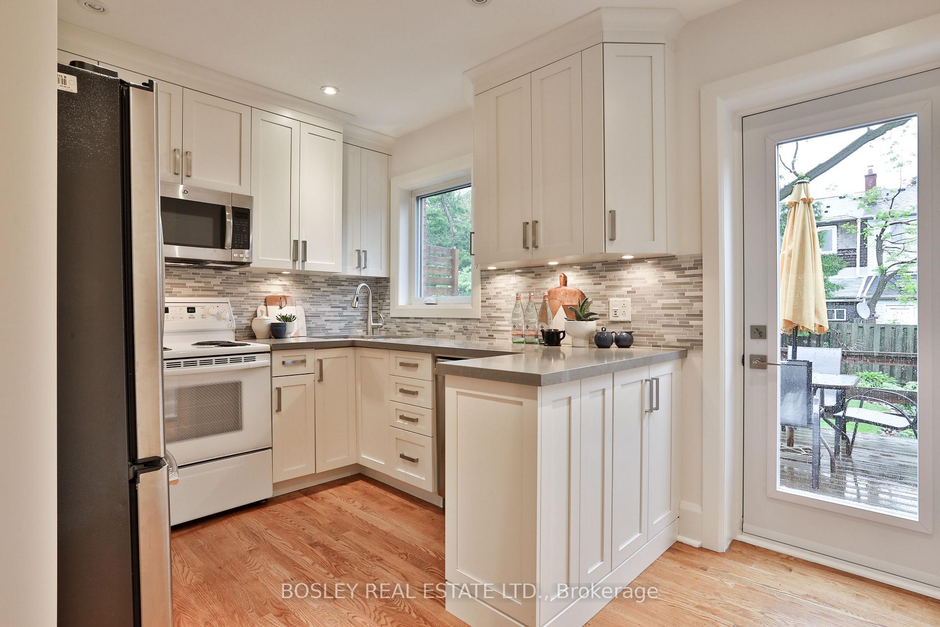 Photo 5 of 19 McCord Road, Toronto, Mount Pleasant East — HOMEH