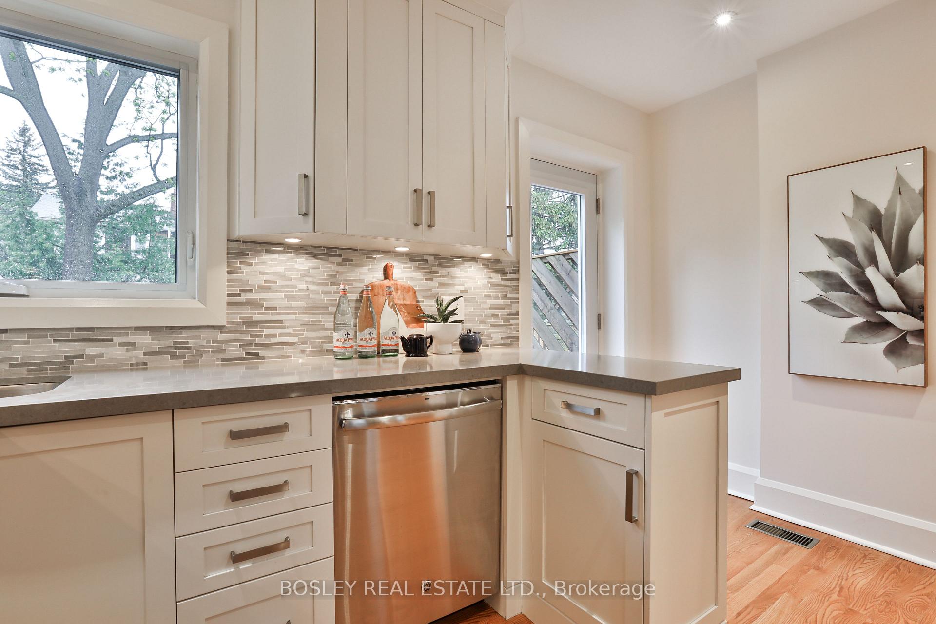 Photo 7 of 19 McCord Road, Toronto, Mount Pleasant East — HOMEH