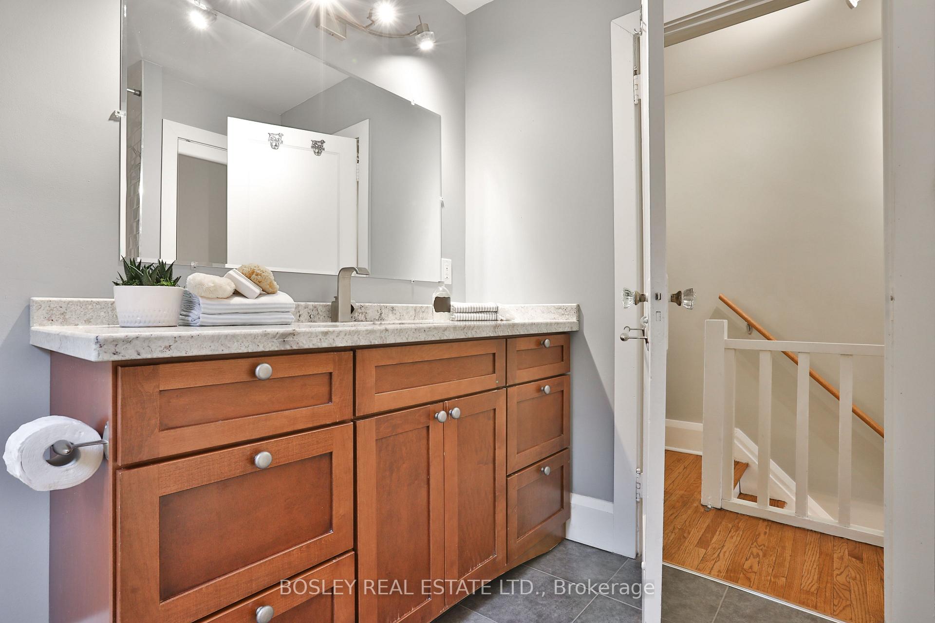 Photo 17 of 19 McCord Road, Toronto, Mount Pleasant East — HOMEH
