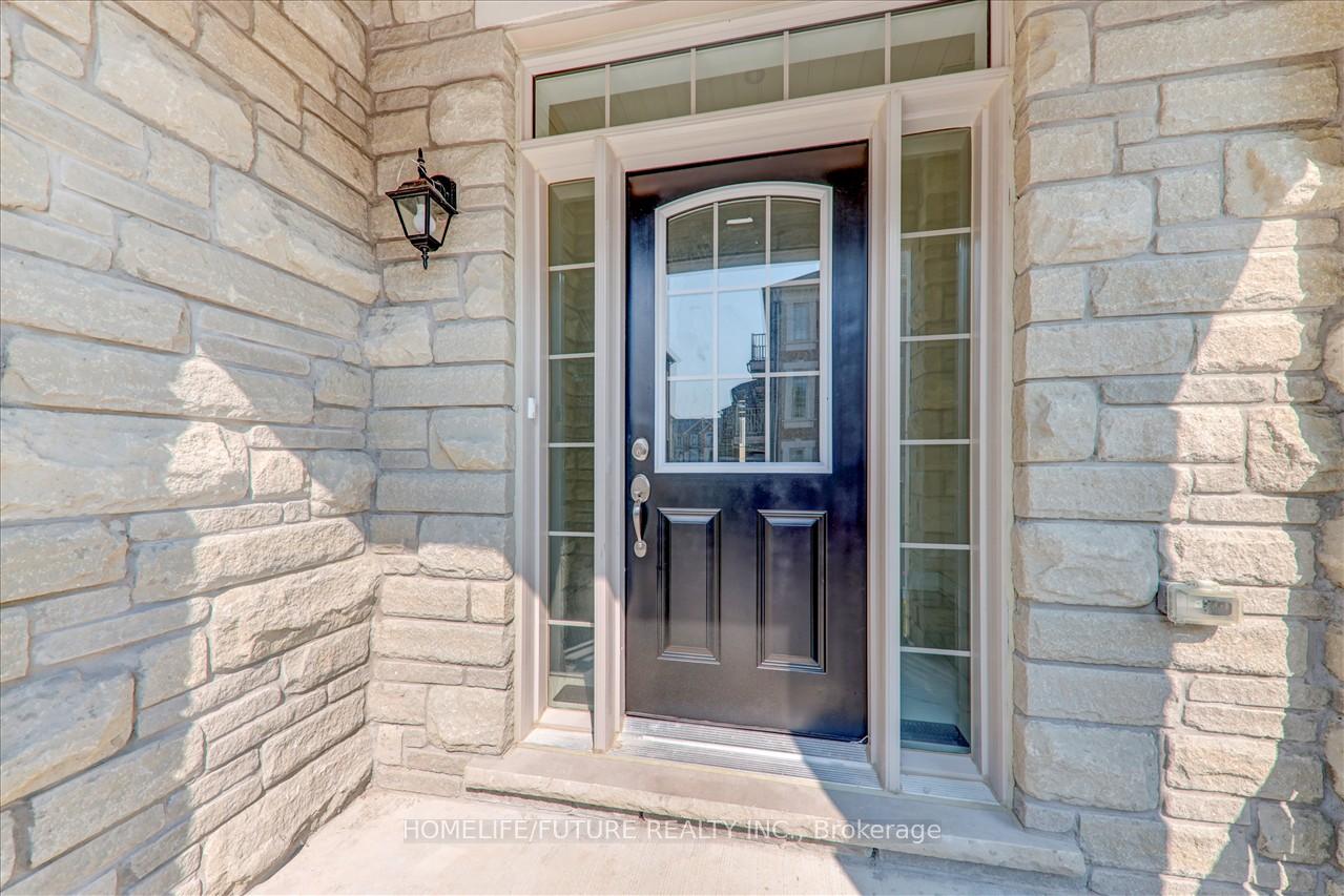 Photo 4 of 29 Thomas Hope Lane, Markham, Cedarwood — HOMEH