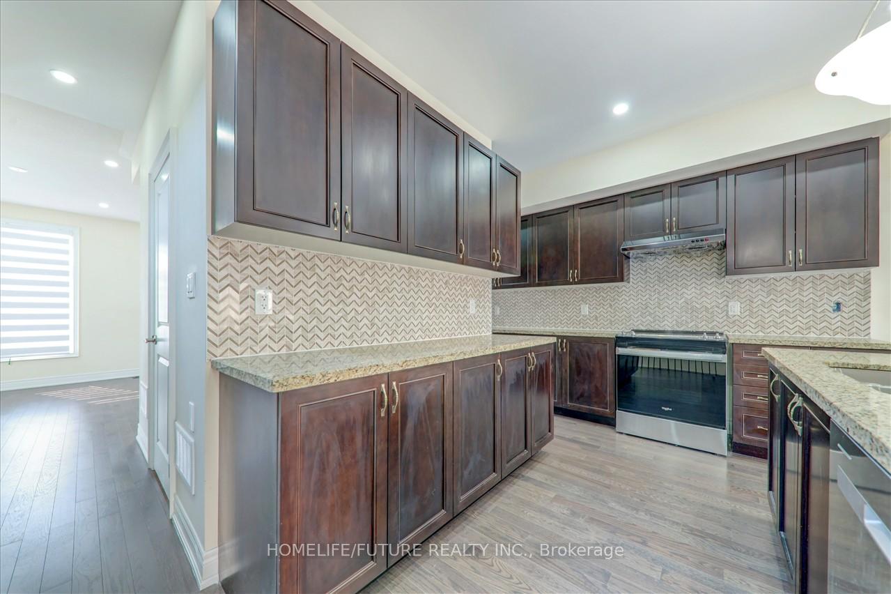 Photo 24 of 29 Thomas Hope Lane, Markham, Cedarwood — HOMEH