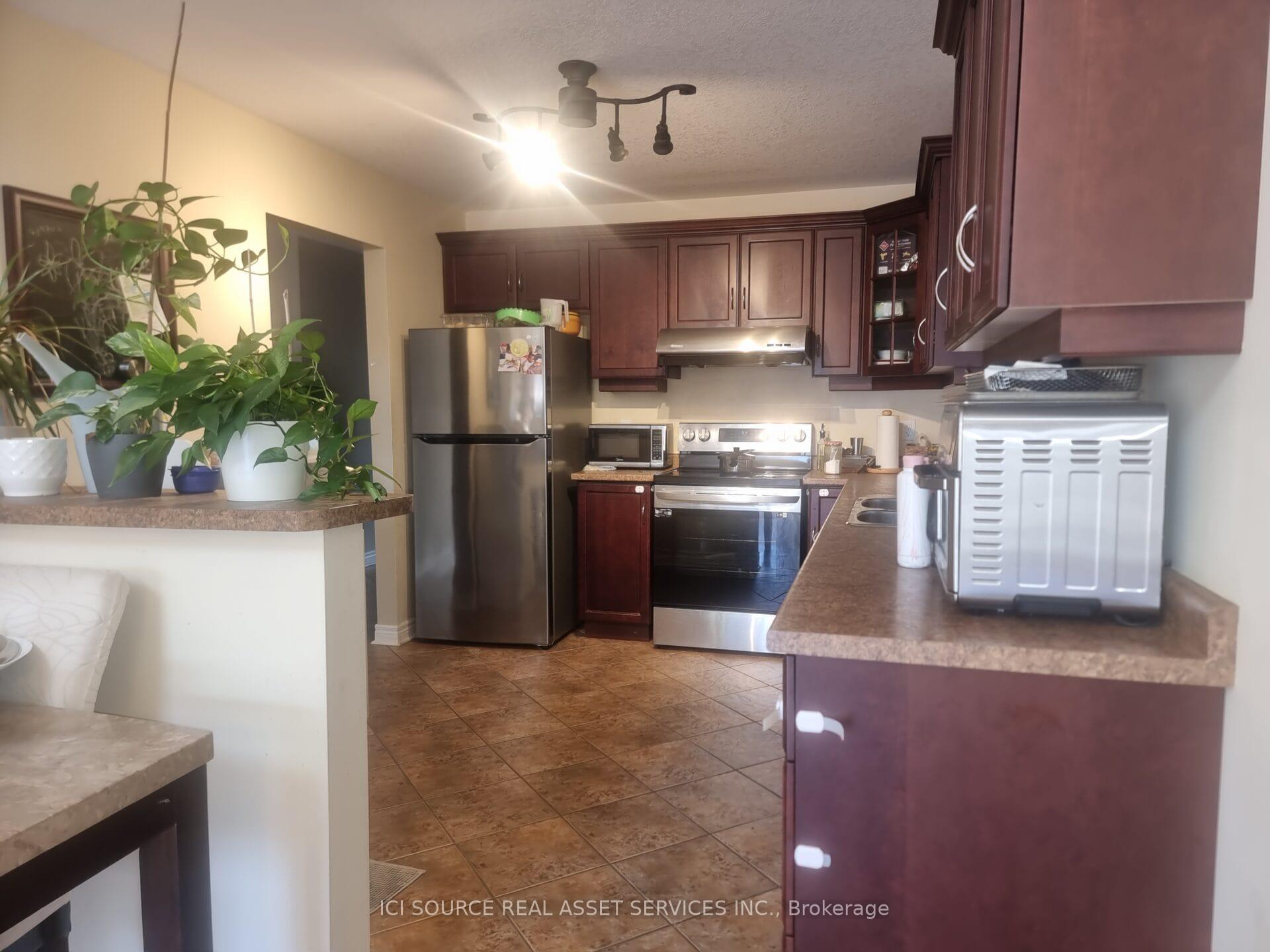 Photo 7 of 136 McArthur Crescent, Guelph, Pineridge/Westminster Woods — HOMEH