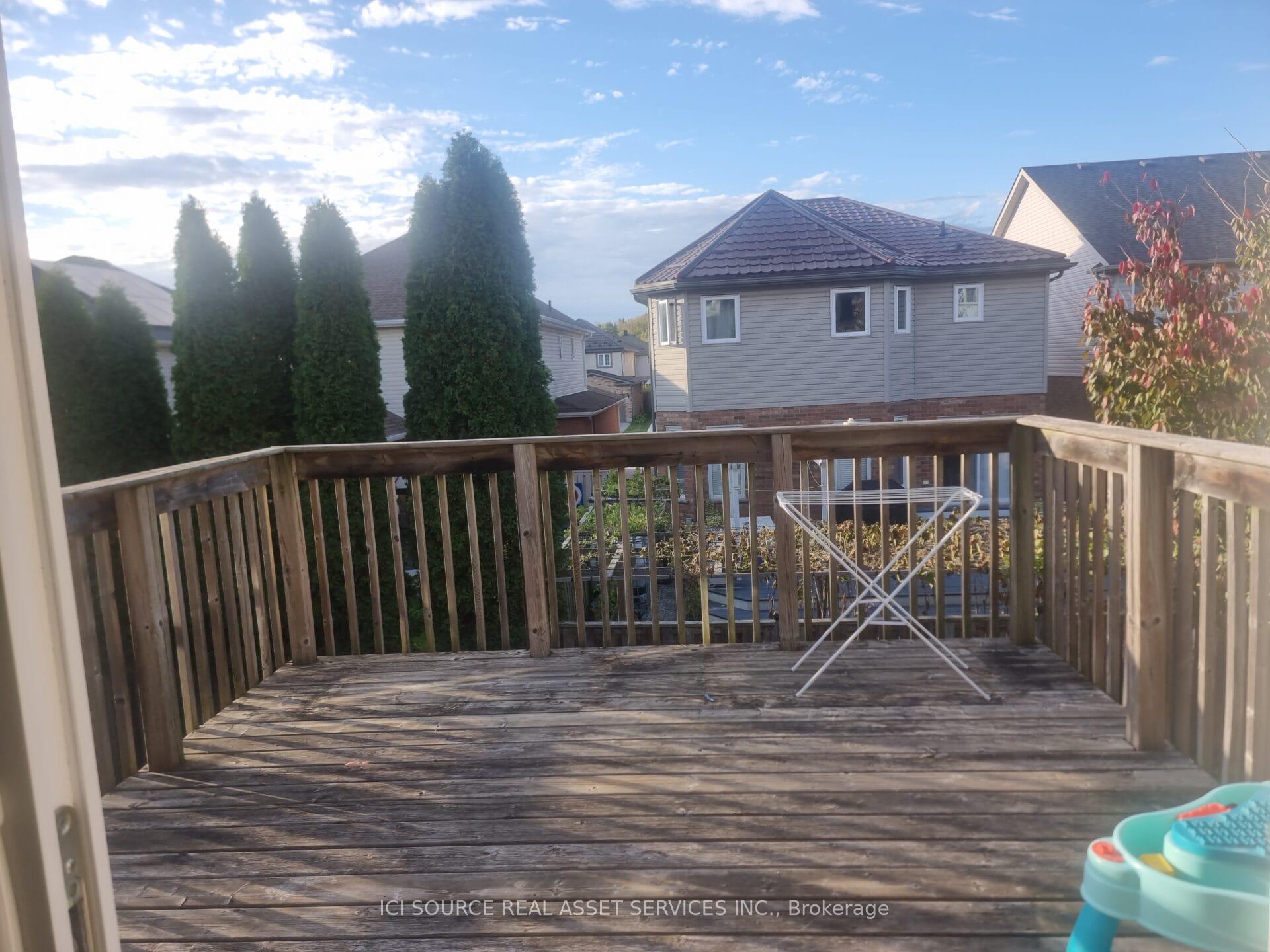 Photo 9 of 136 McArthur Crescent, Guelph, Pineridge/Westminster Woods — HOMEH