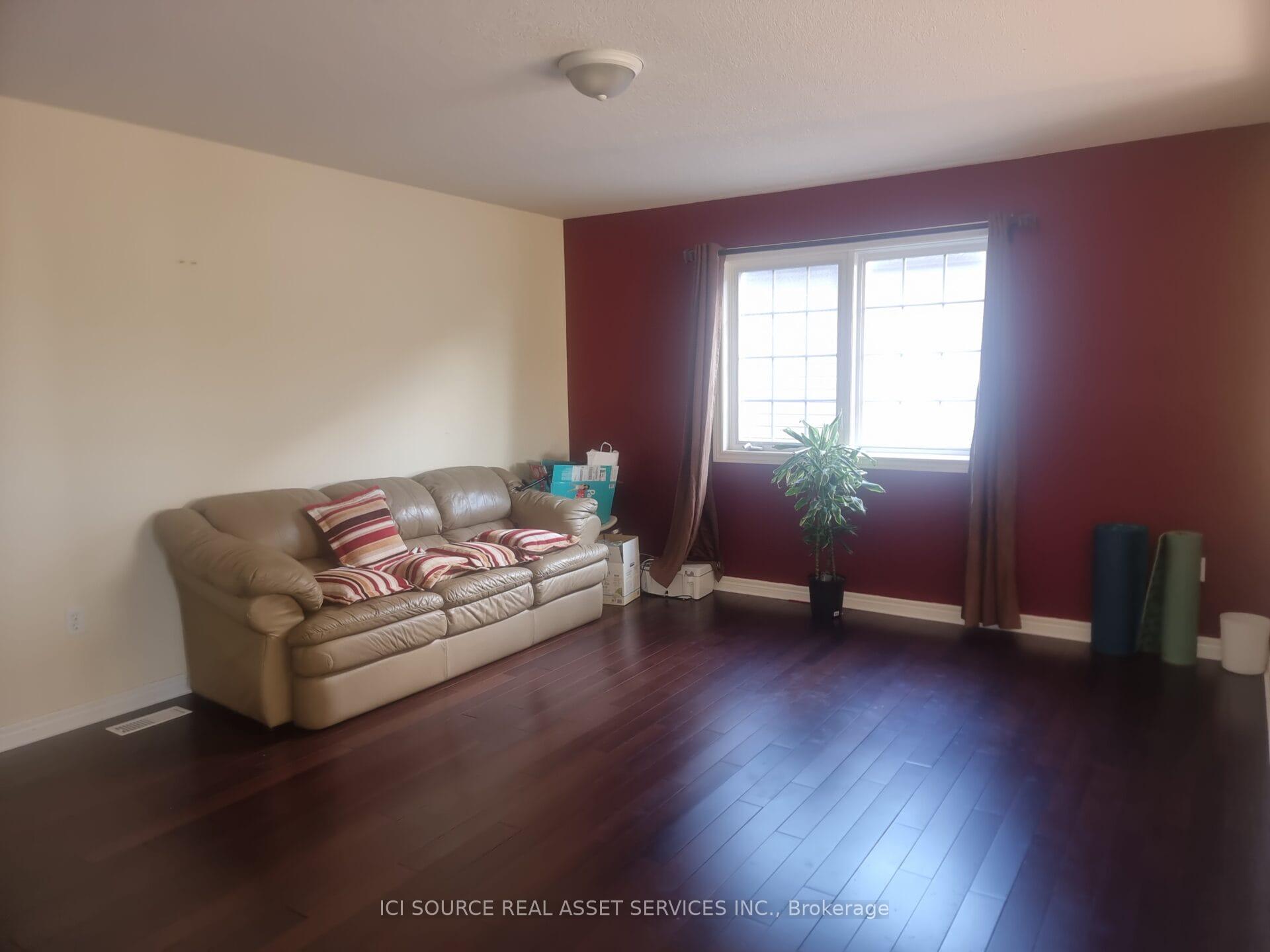 Photo 10 of 136 McArthur Crescent, Guelph, Pineridge/Westminster Woods — HOMEH