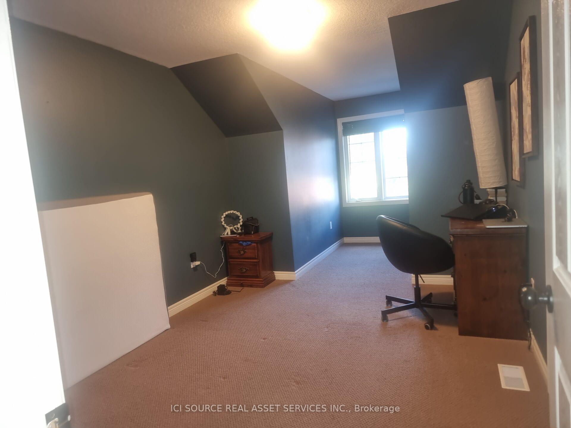 Photo 13 of 136 McArthur Crescent, Guelph, Pineridge/Westminster Woods — HOMEH